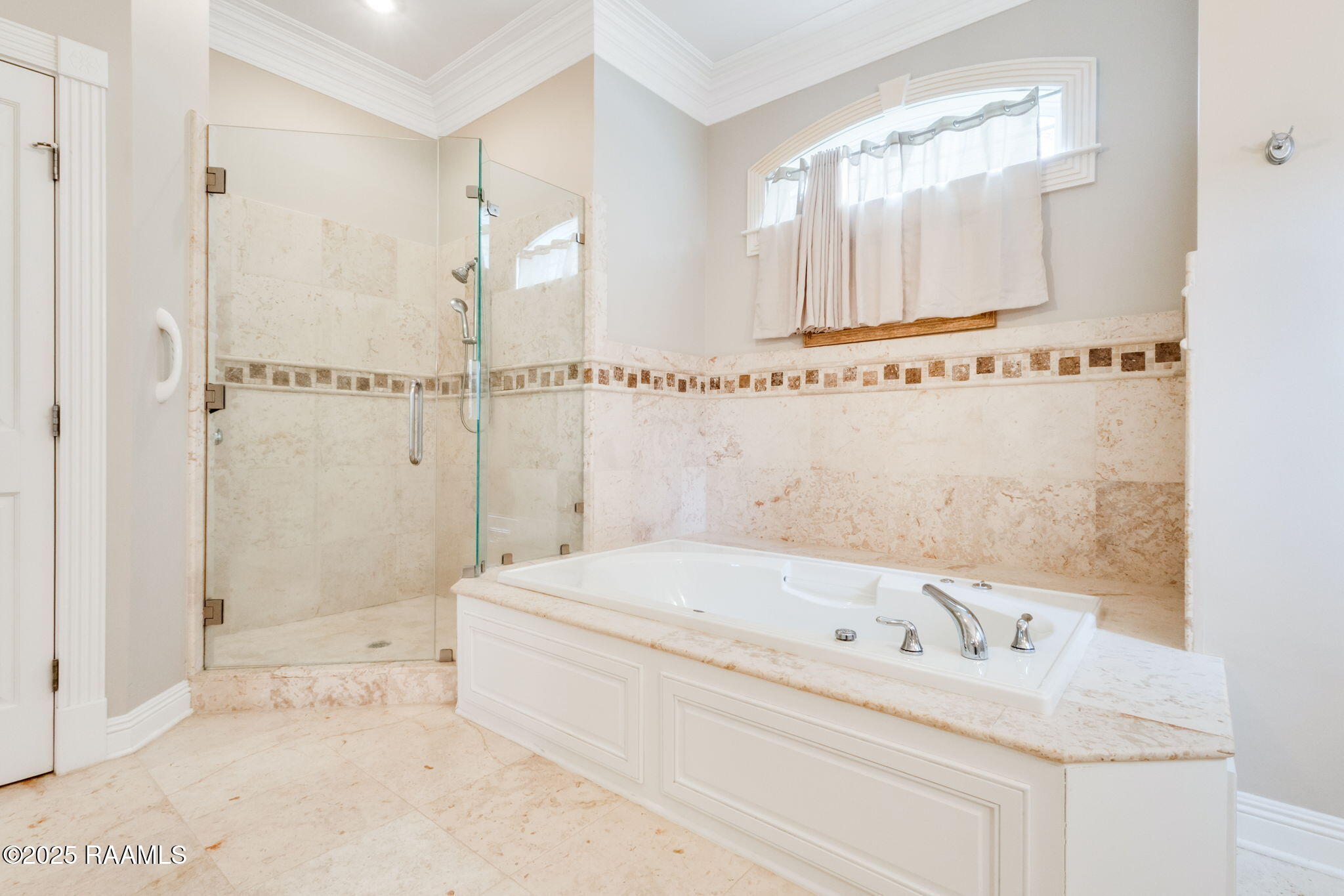 2459 Lakewood Drive