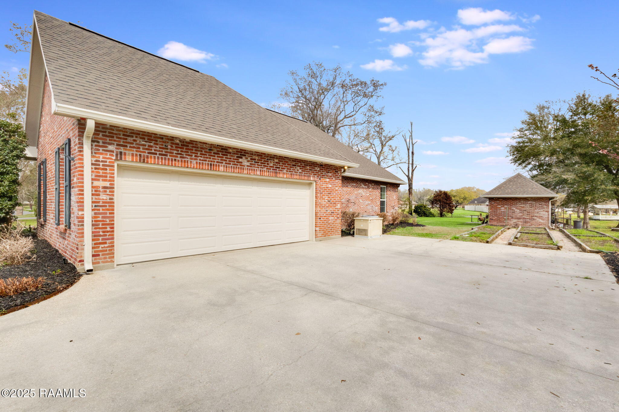 2459 Lakewood Drive
