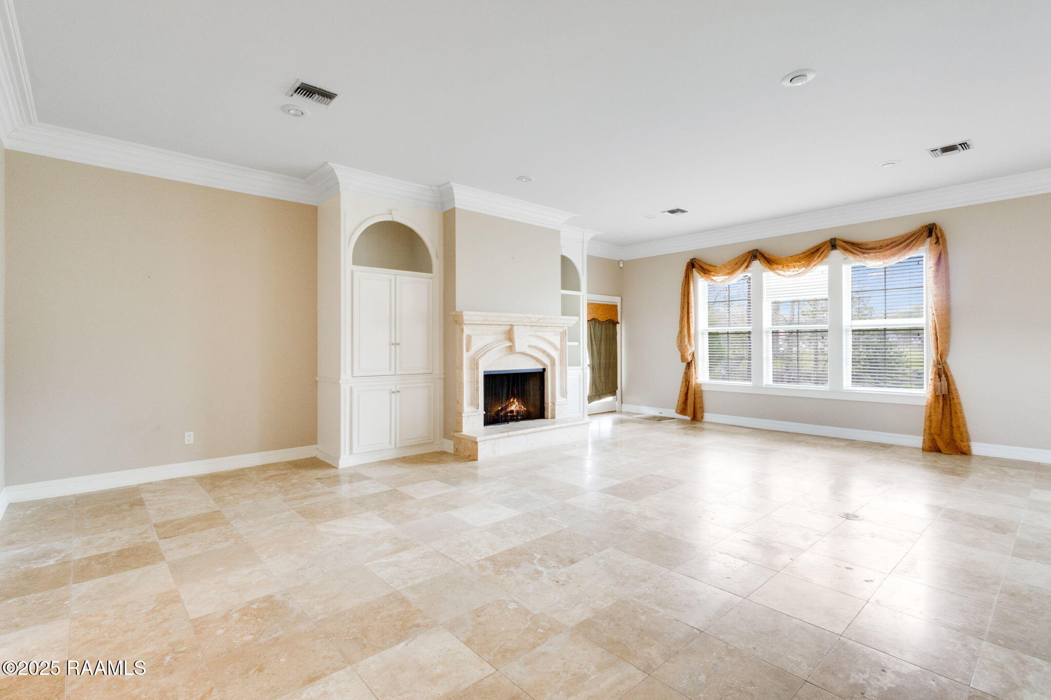 2459 Lakewood Drive