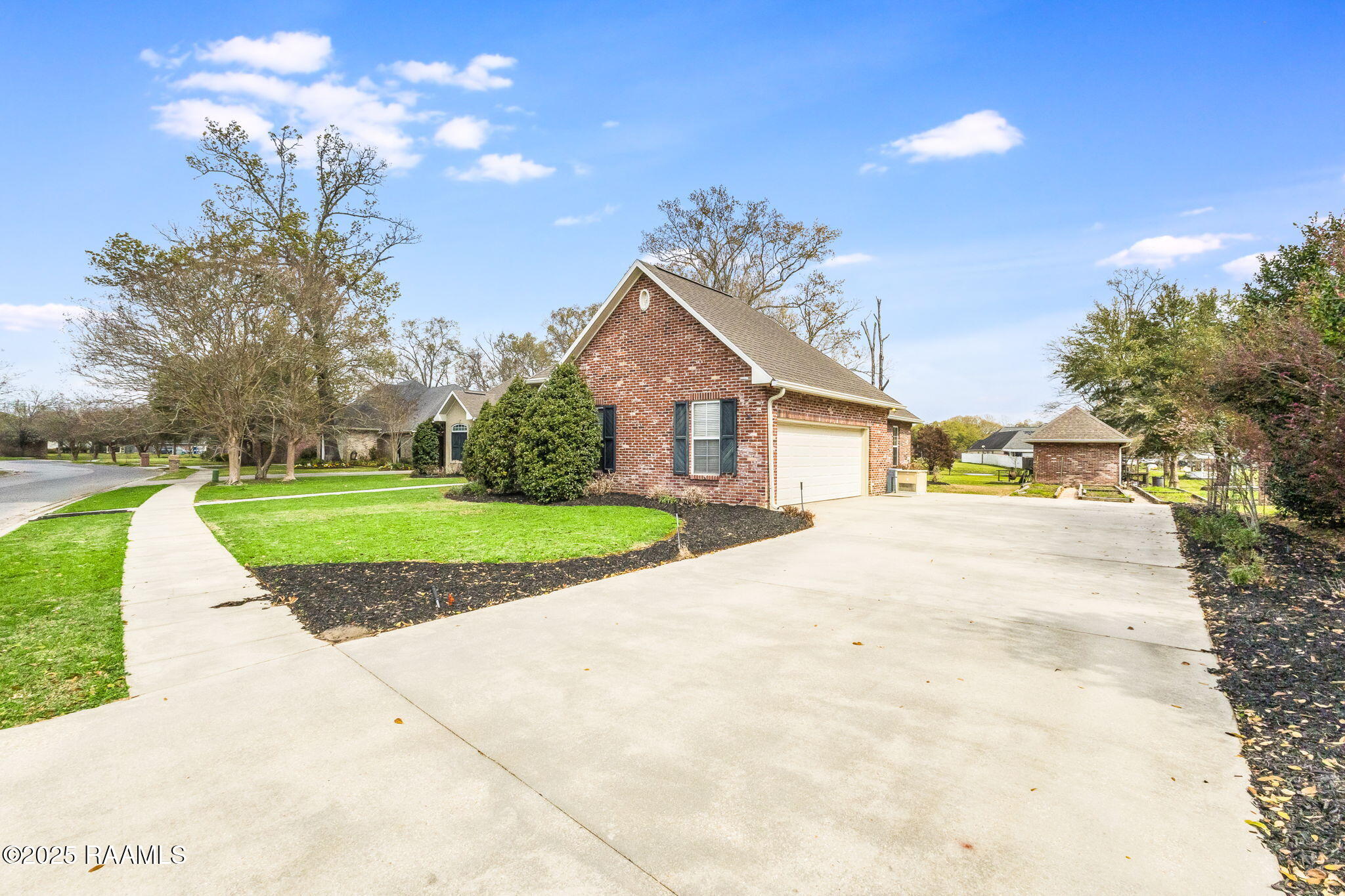 2459 Lakewood Drive