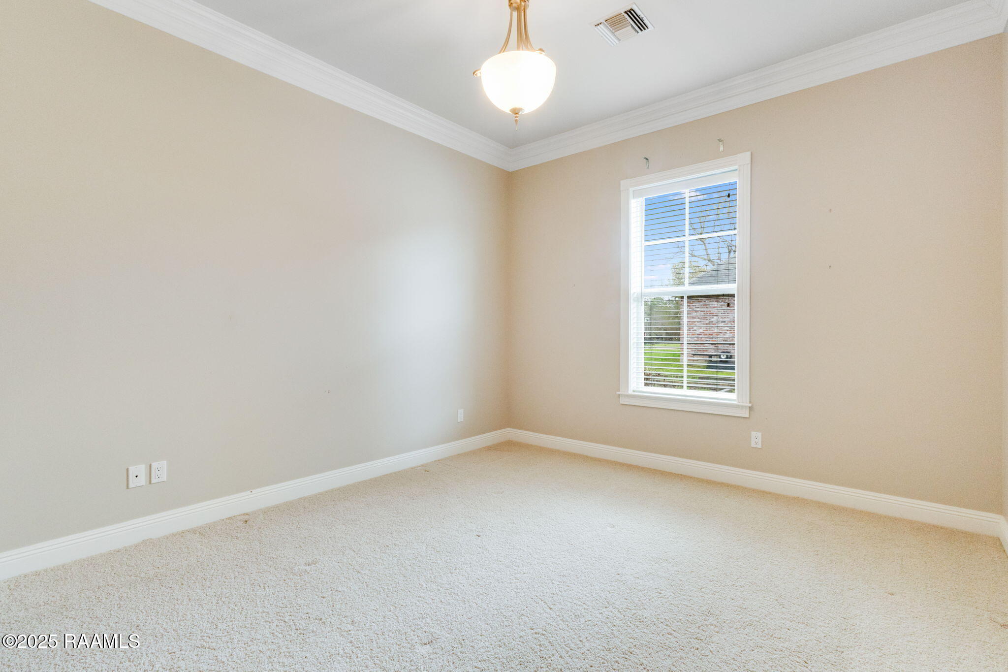 2459 Lakewood Drive