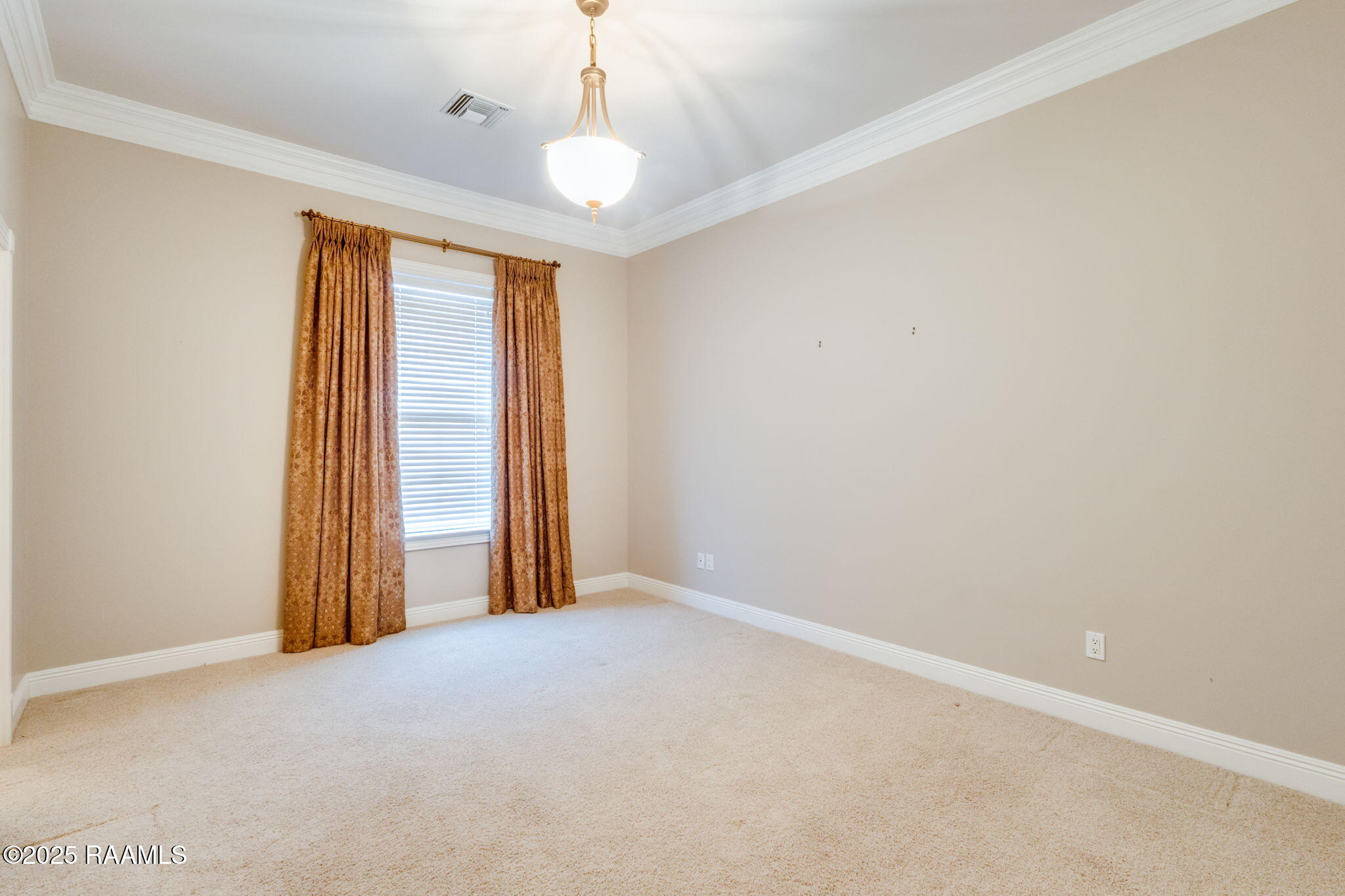 2459 Lakewood Drive
