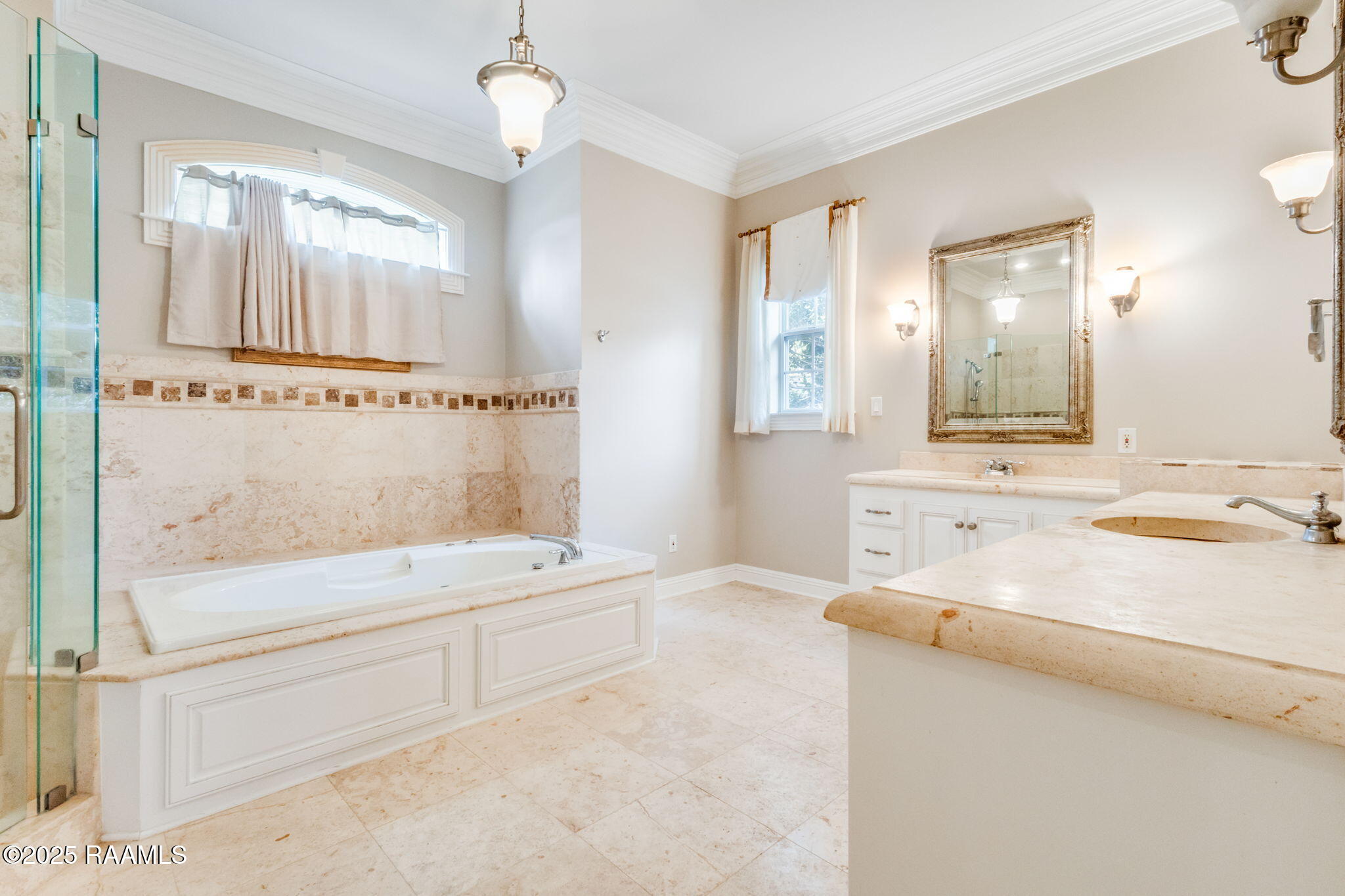 2459 Lakewood Drive