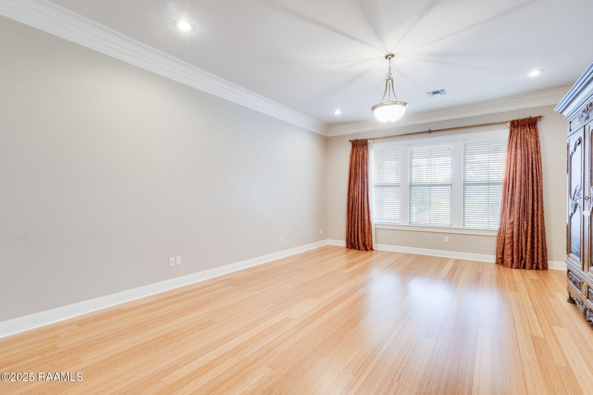 2459 Lakewood Drive