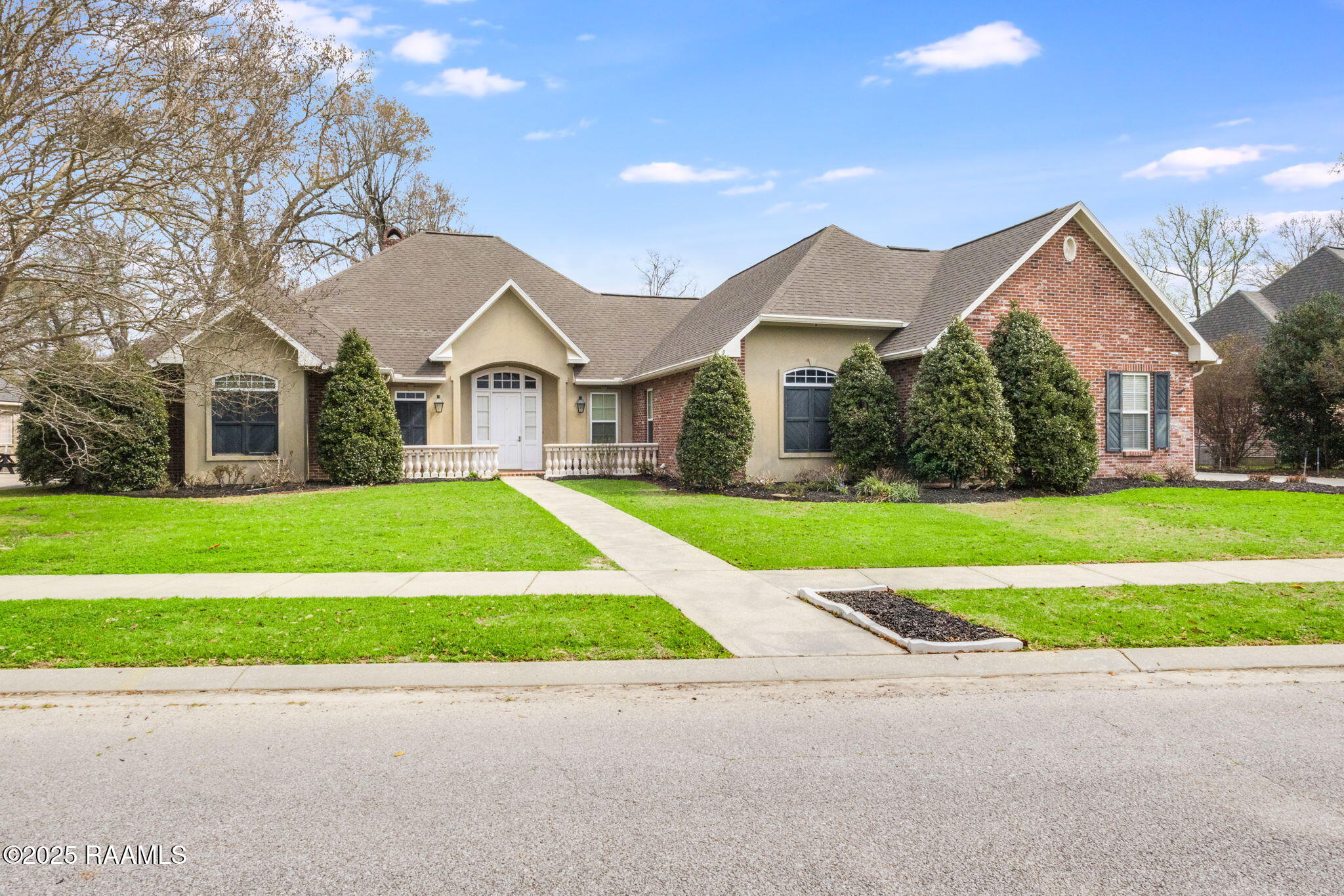 2459 Lakewood Drive