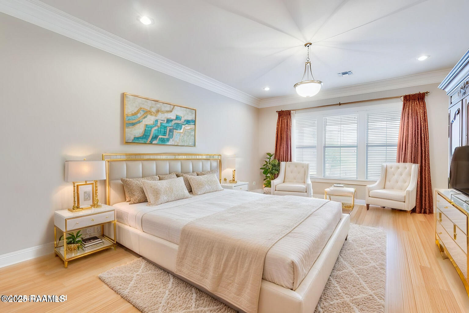2459 Lakewood Drive