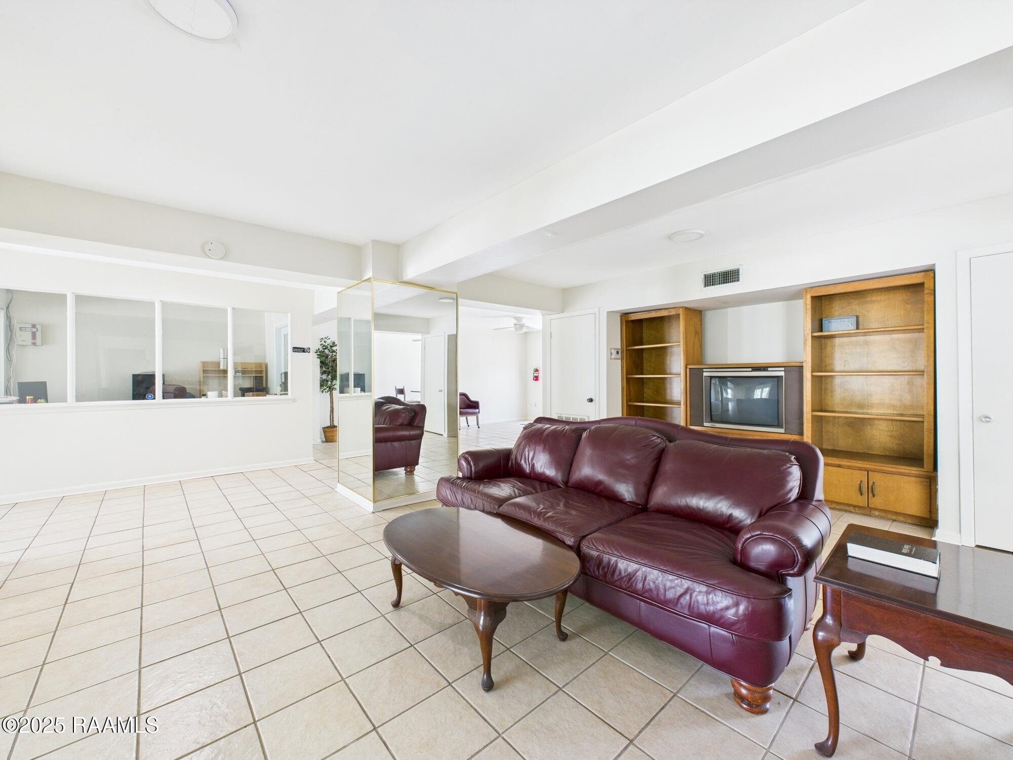 201 S College Drive # 201