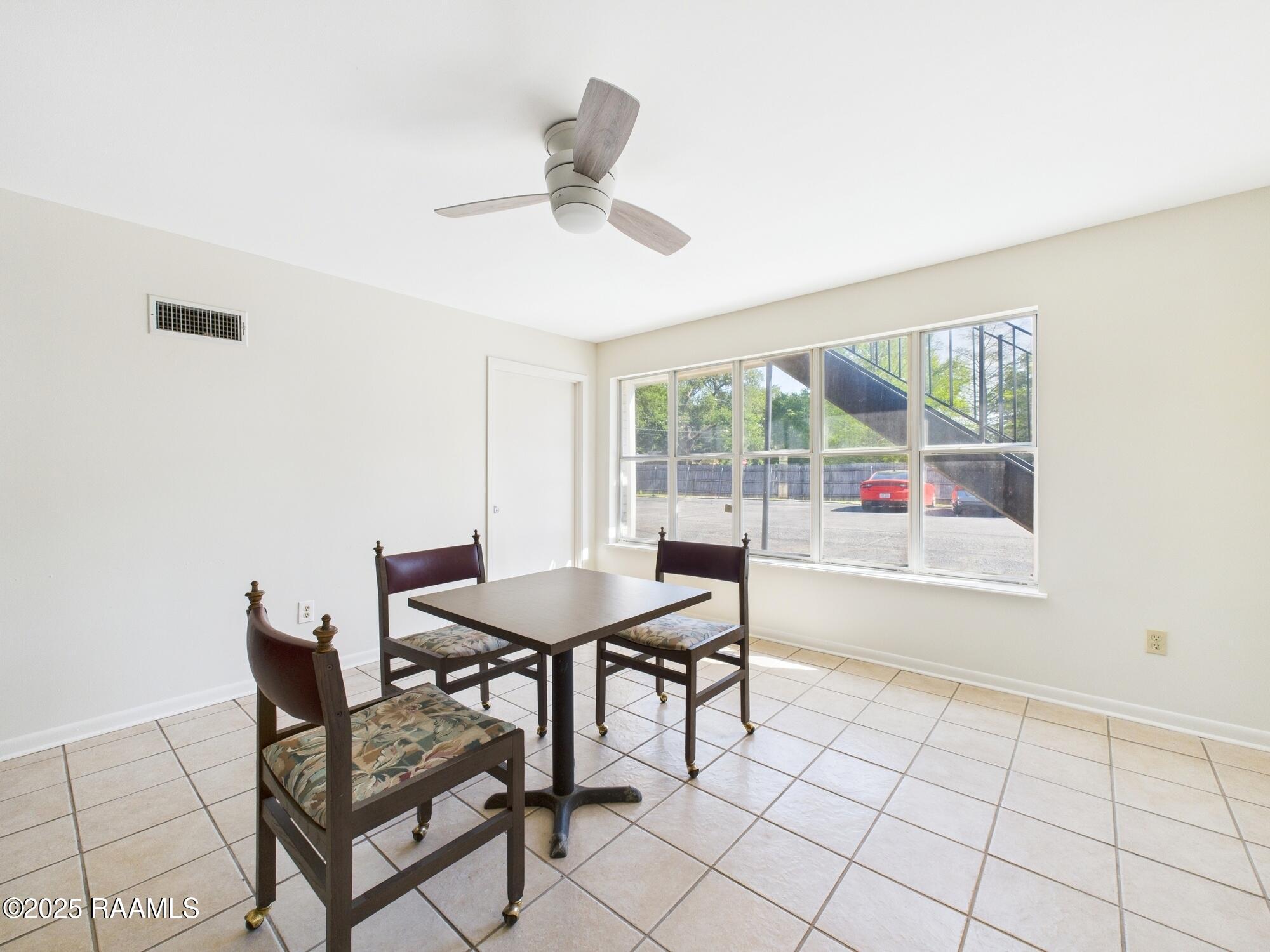 201 S College Drive # 201