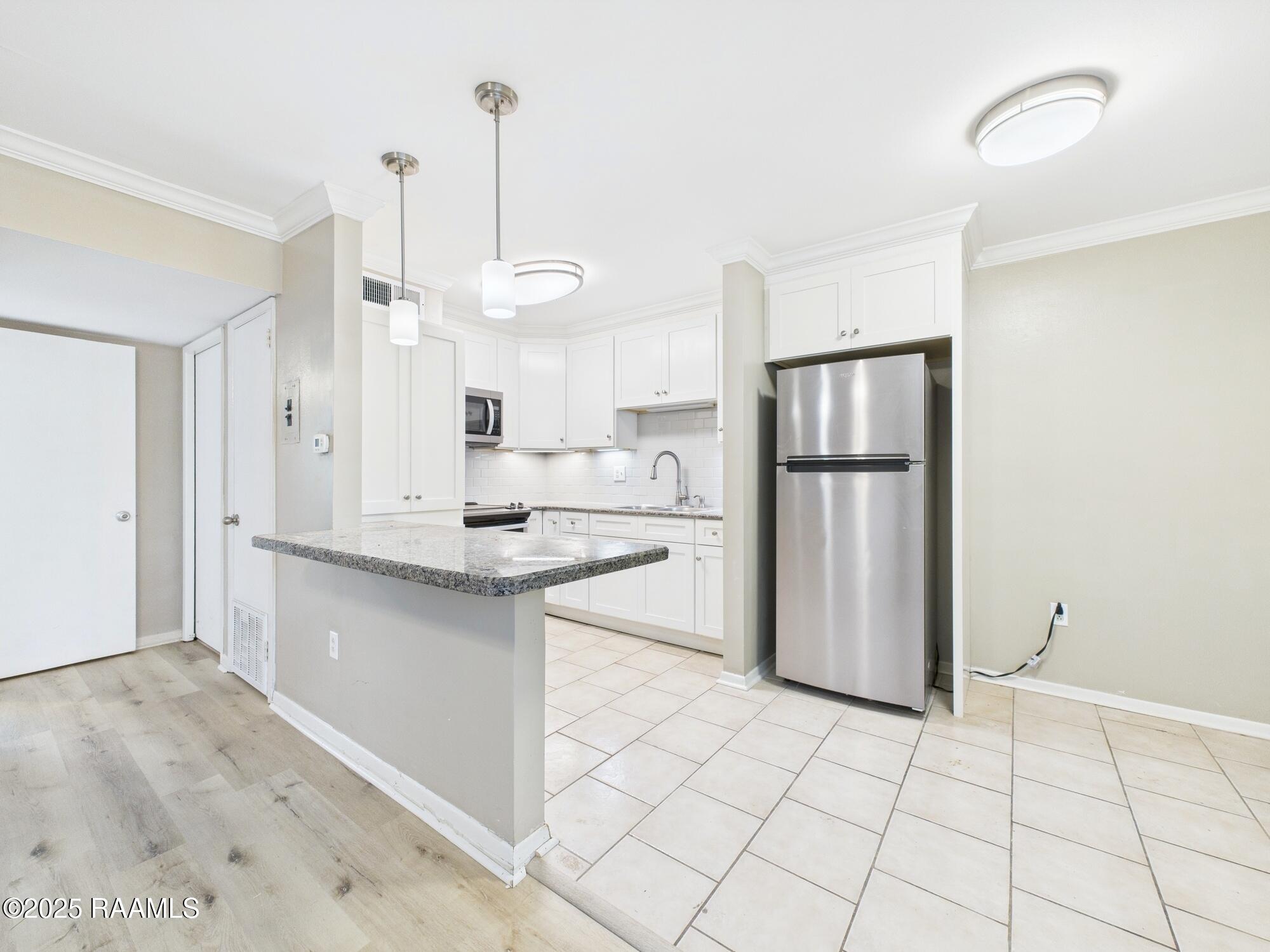 201 S College Drive # 201