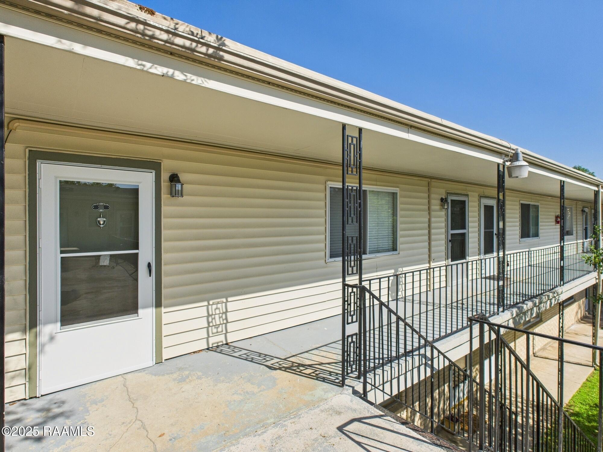 201 S College Drive # 201
