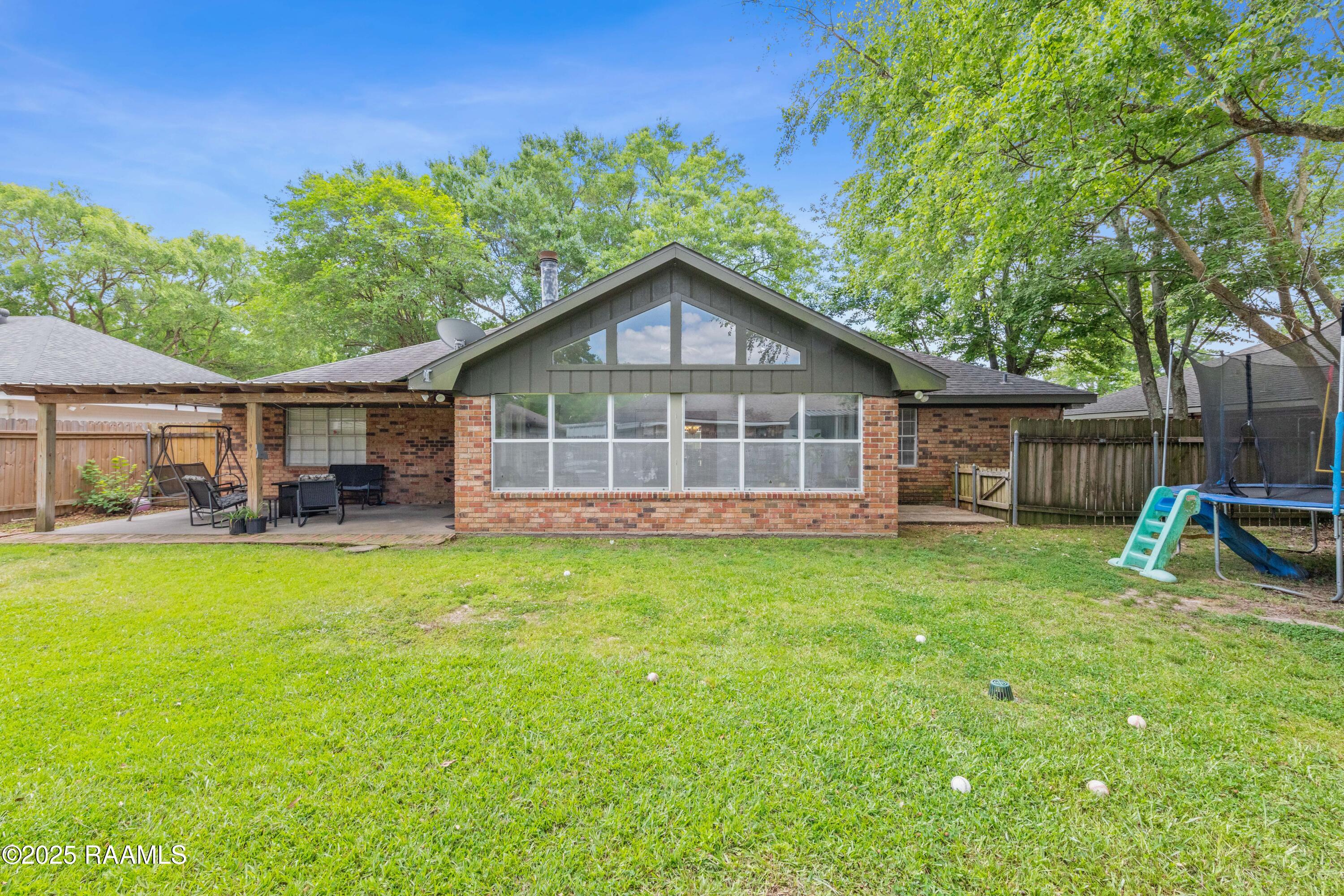 128 Bickerton Drive