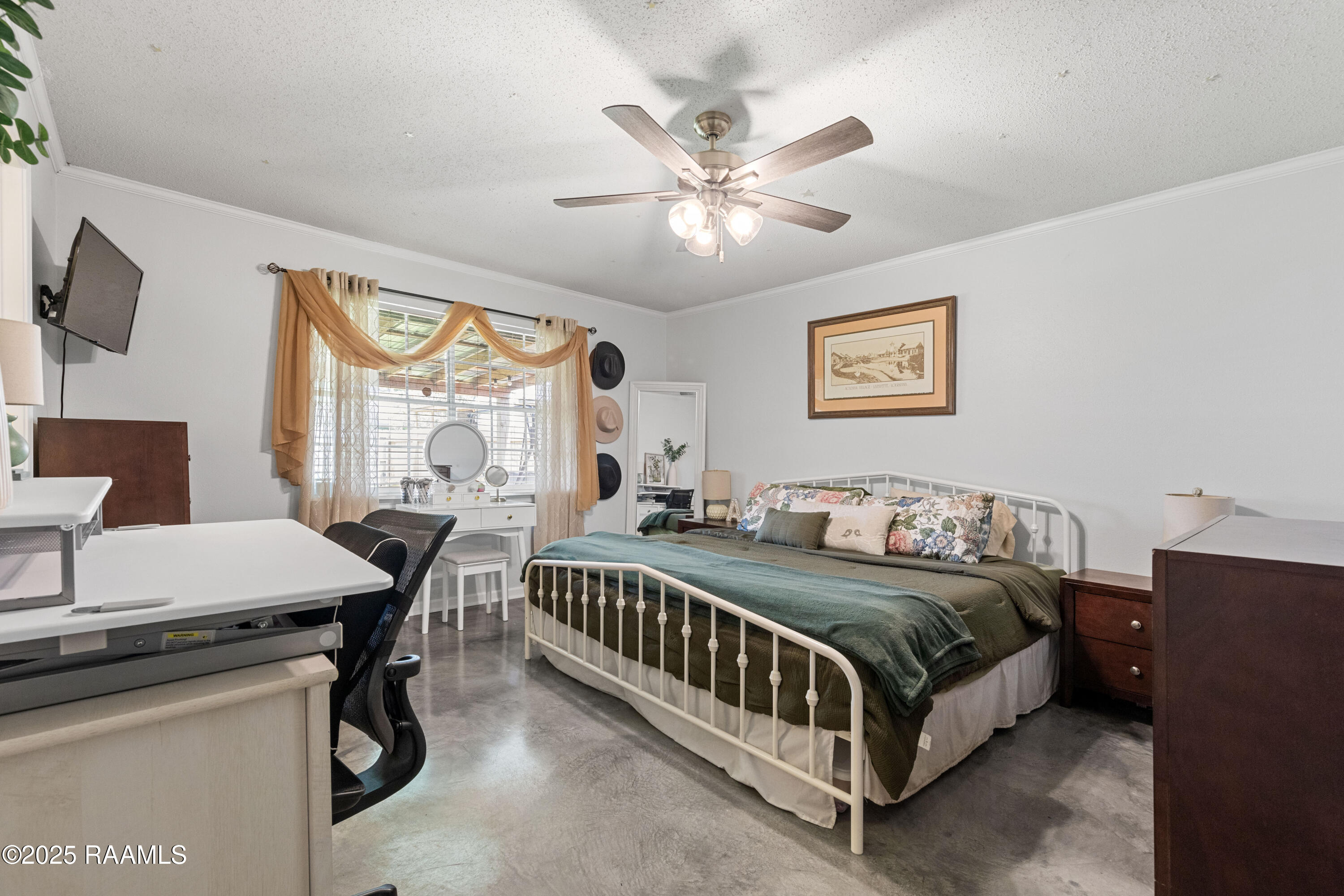 128 Bickerton Drive