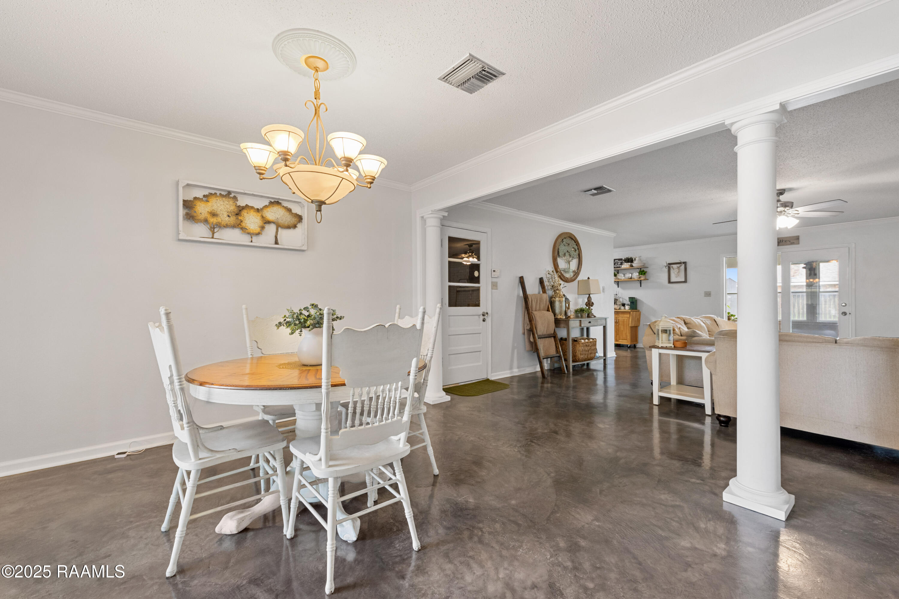 128 Bickerton Drive