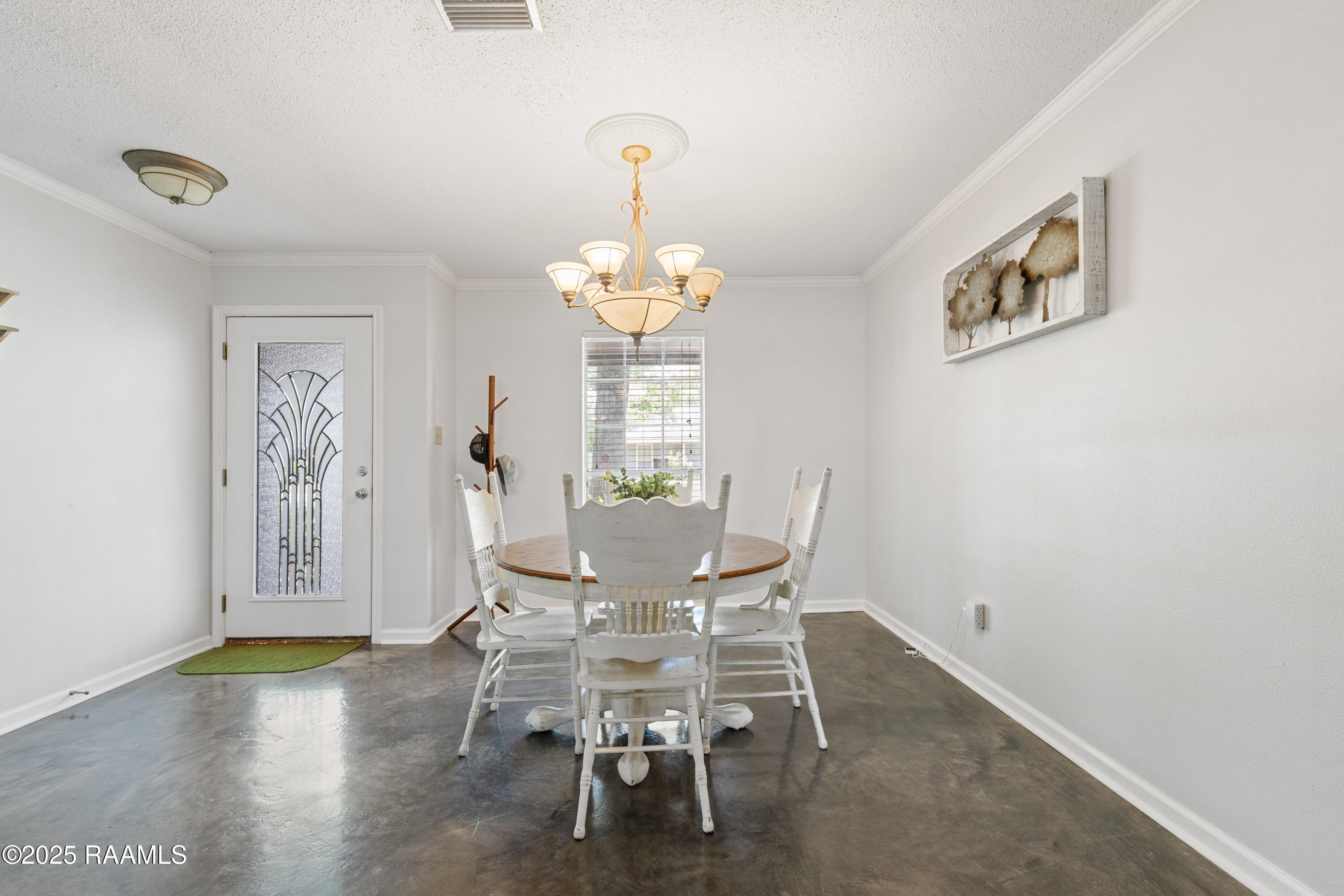 128 Bickerton Drive