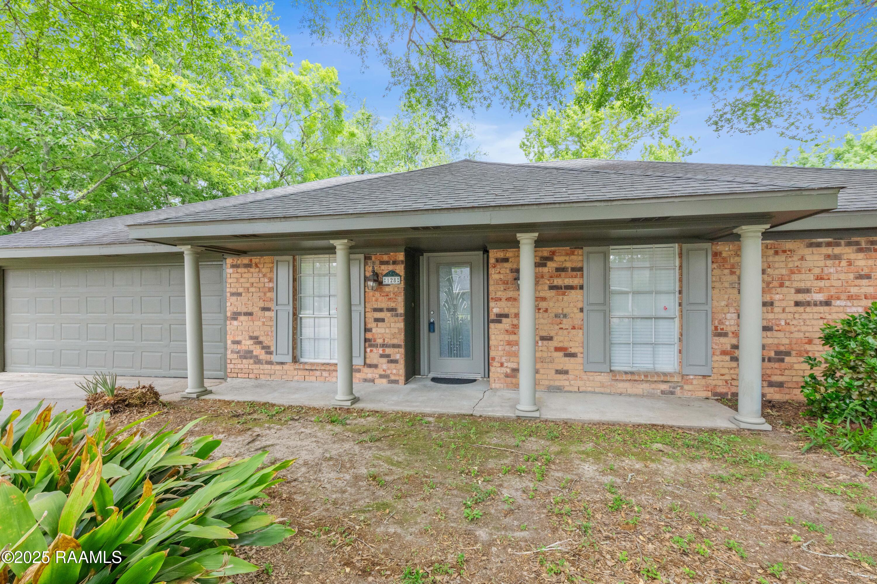 128 Bickerton Drive