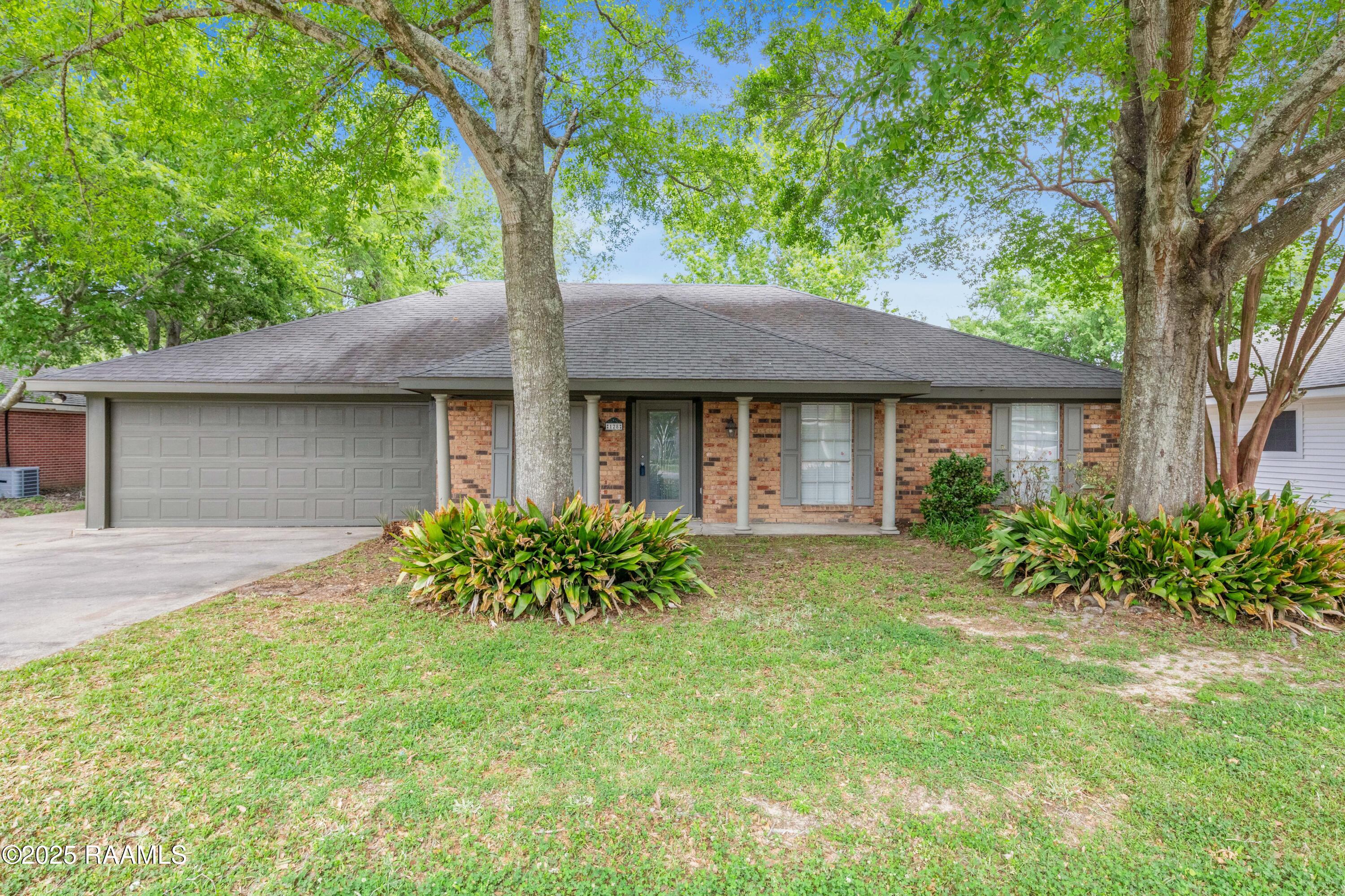 128 Bickerton Drive