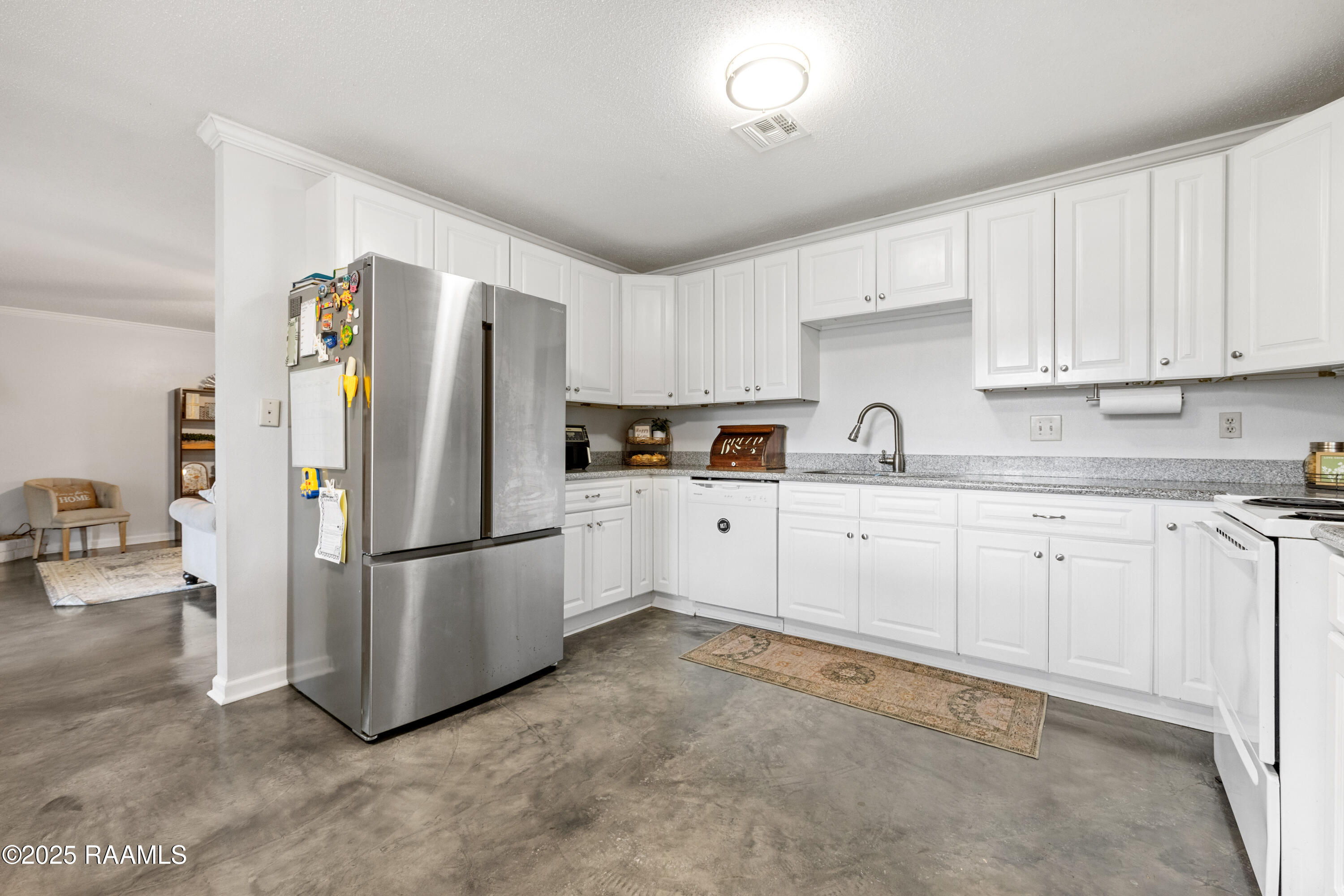 128 Bickerton Drive
