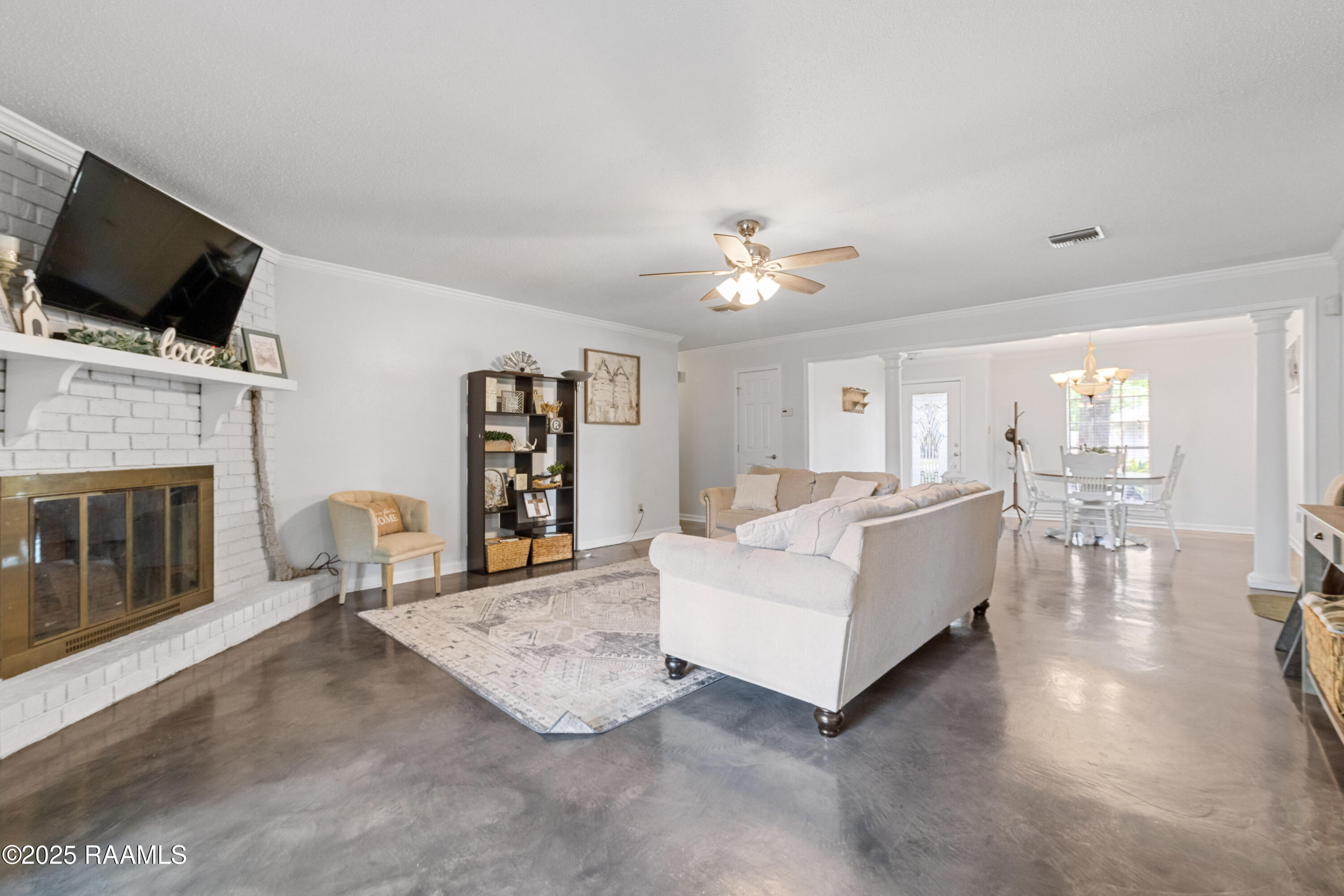 128 Bickerton Drive