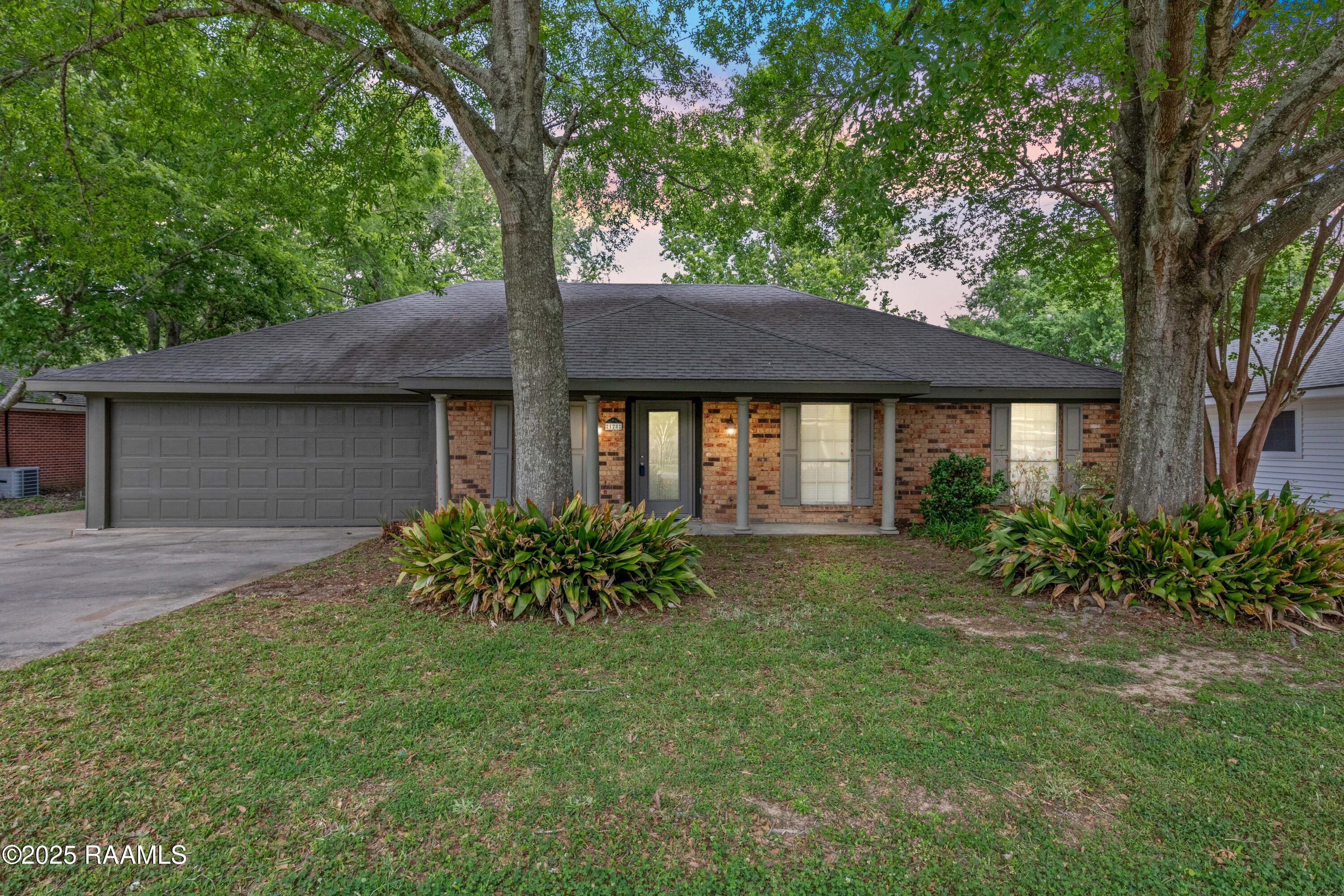 128 Bickerton Drive