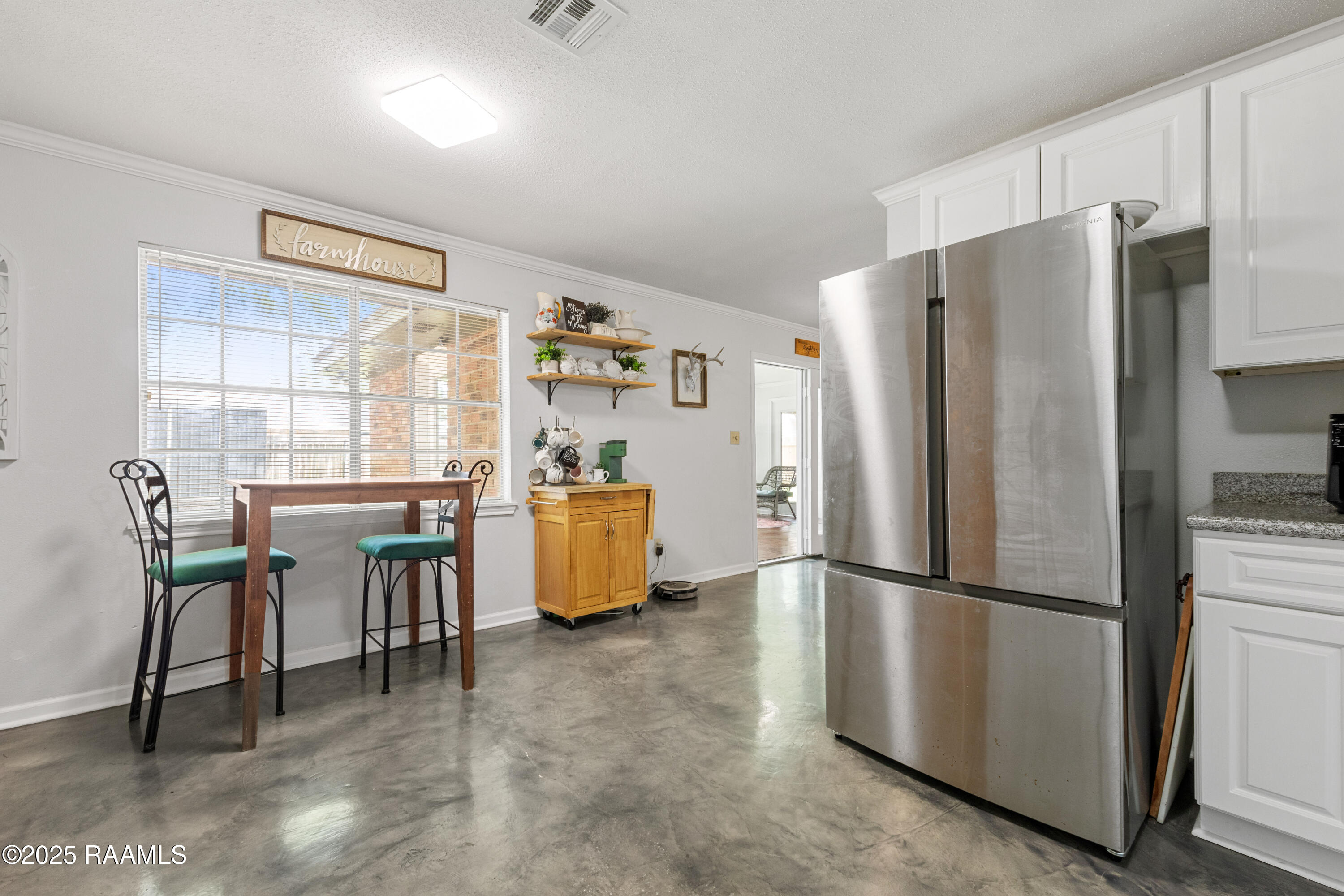 128 Bickerton Drive