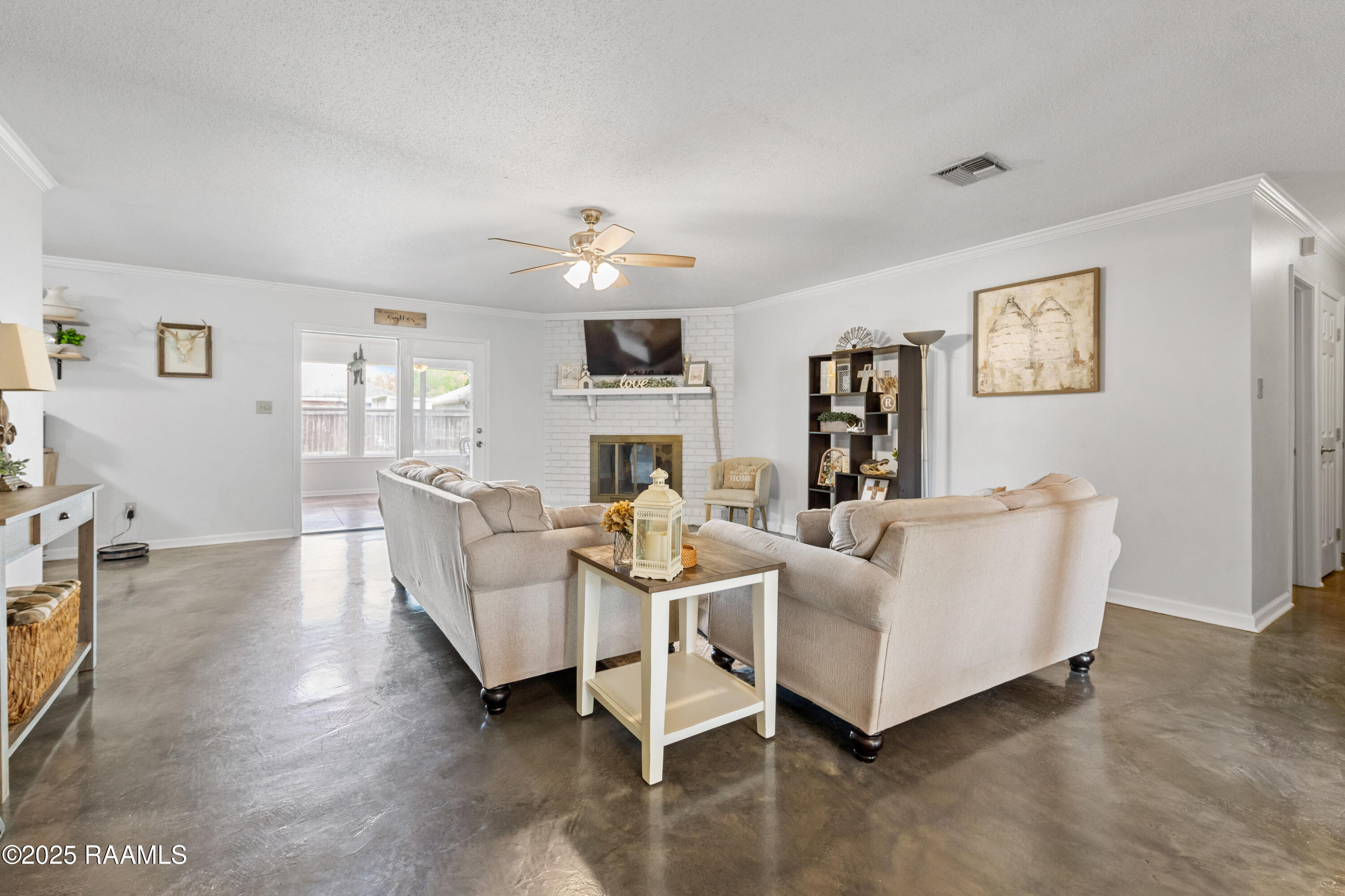 128 Bickerton Drive