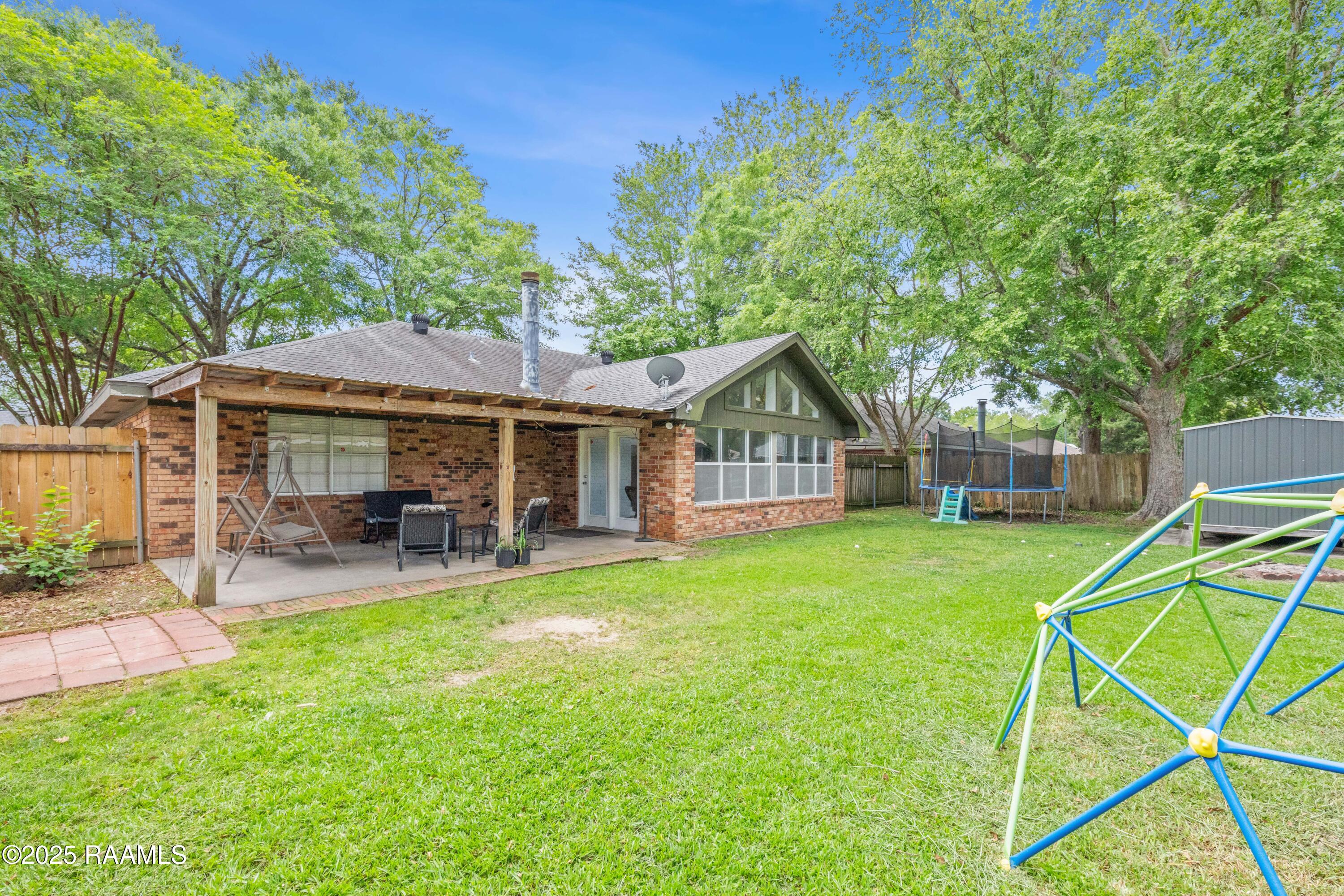 128 Bickerton Drive