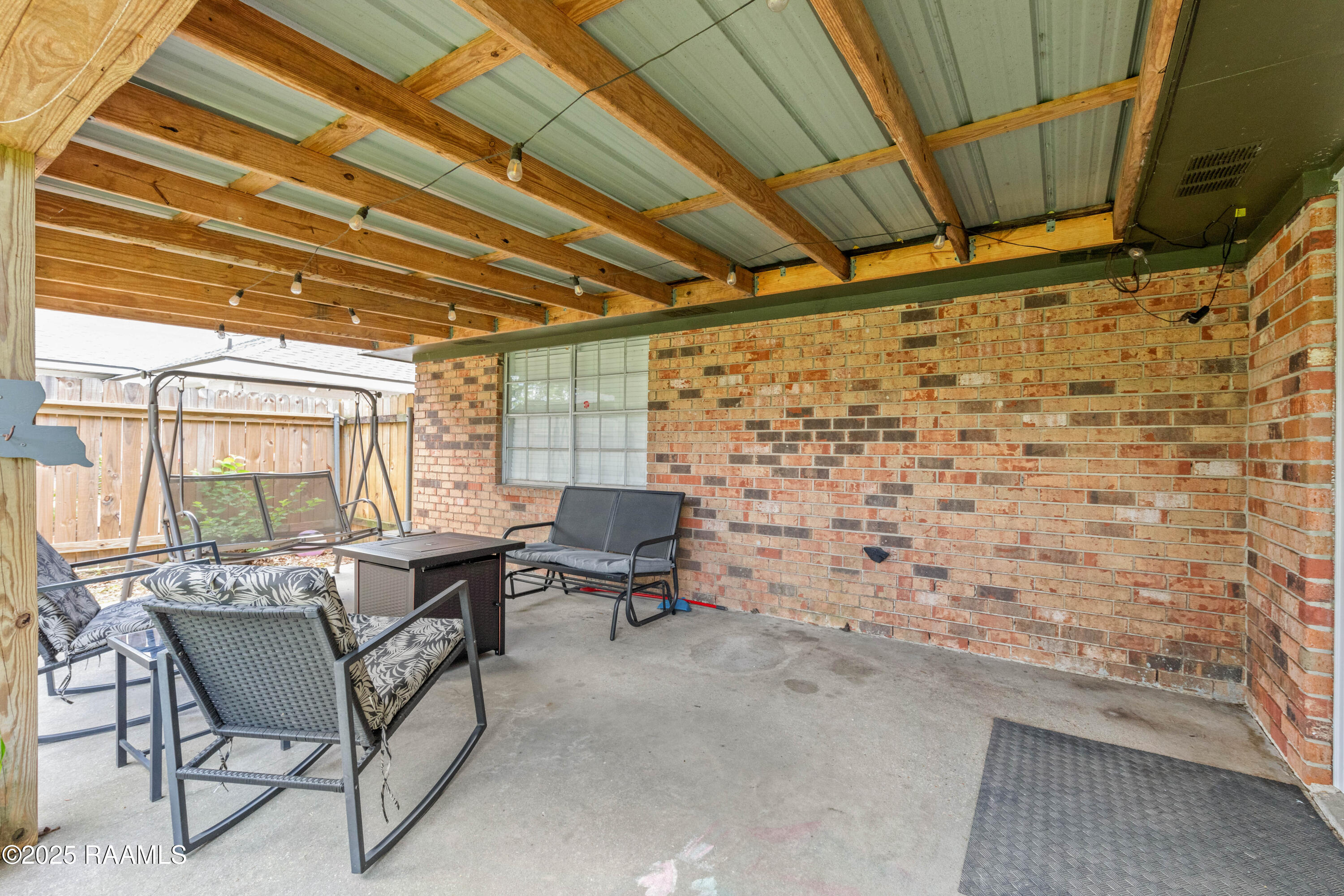128 Bickerton Drive