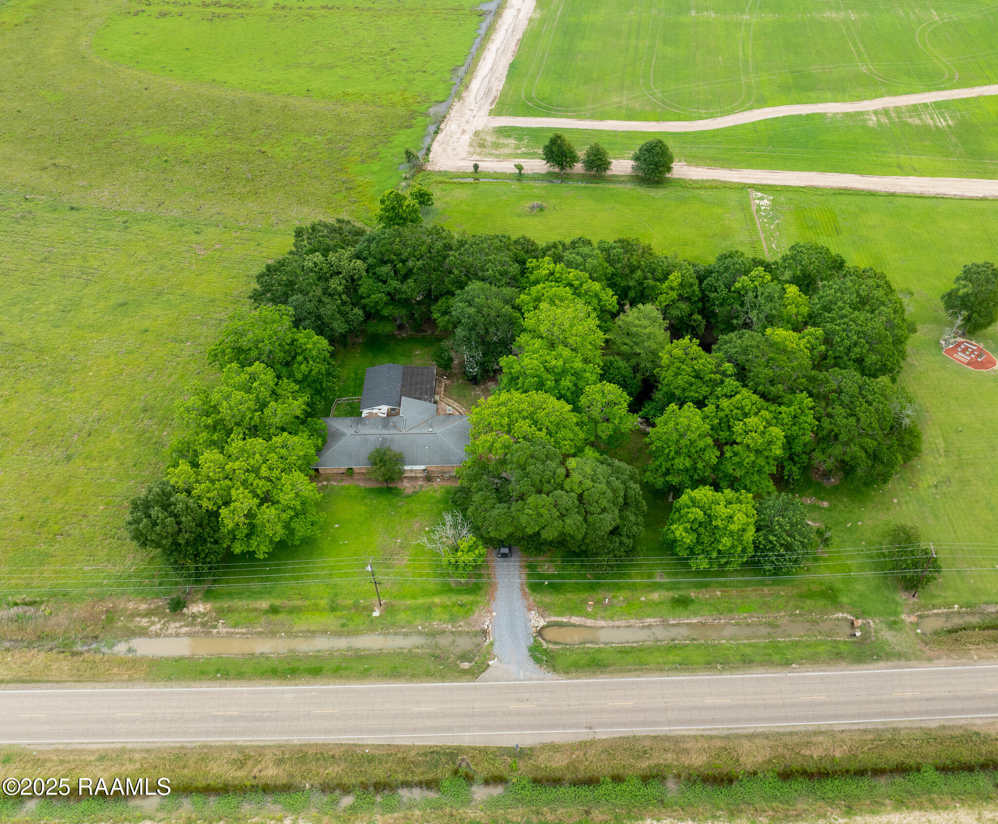 2405 S Chataignier Road