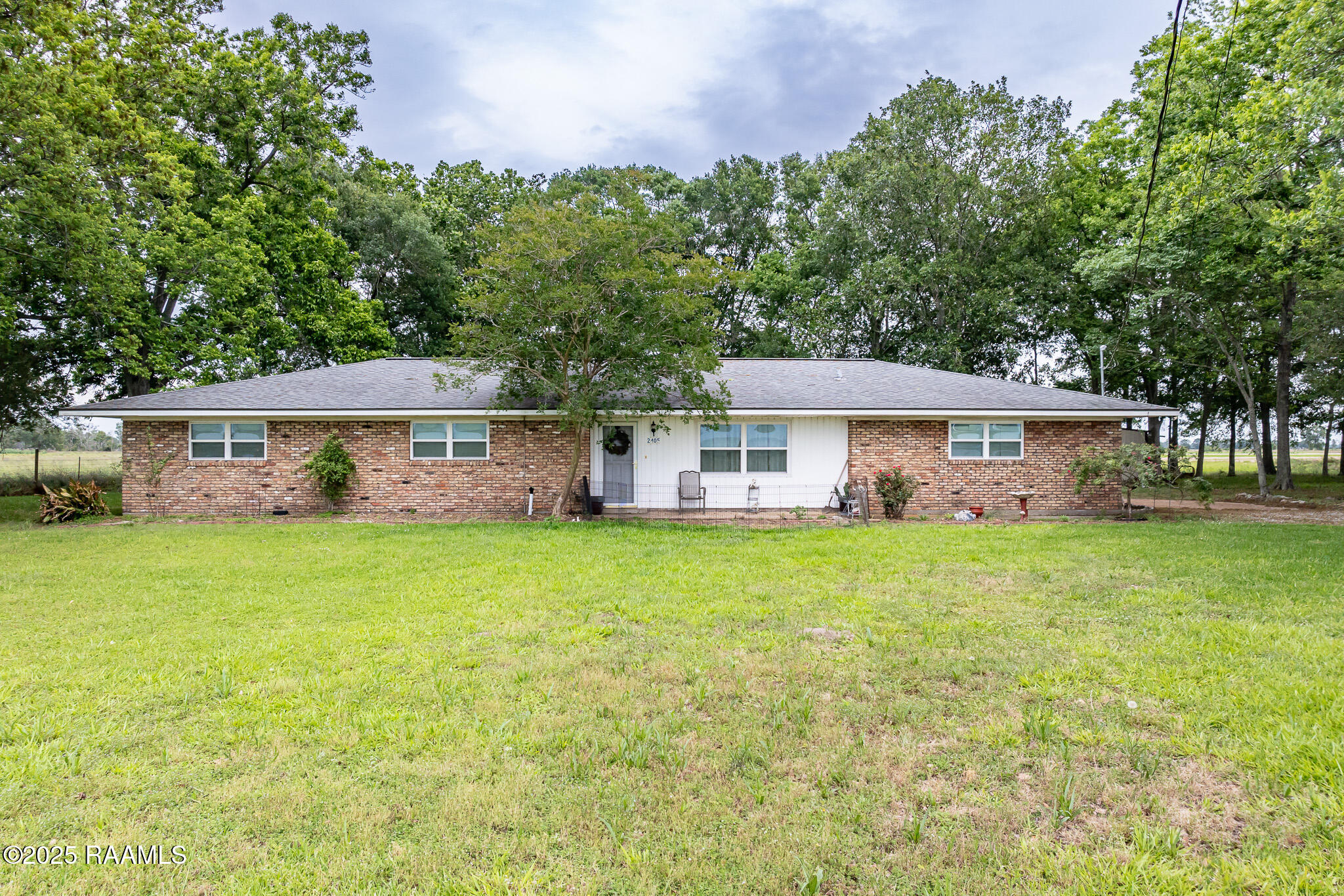 2405 S Chataignier Road