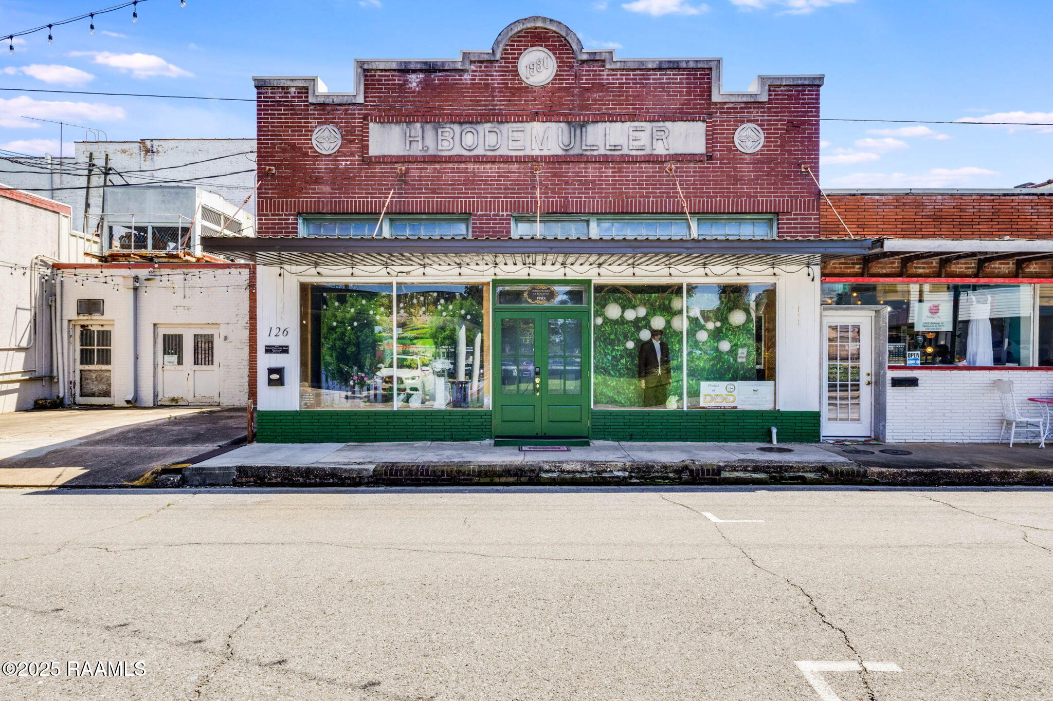 126 E Bellevue Street