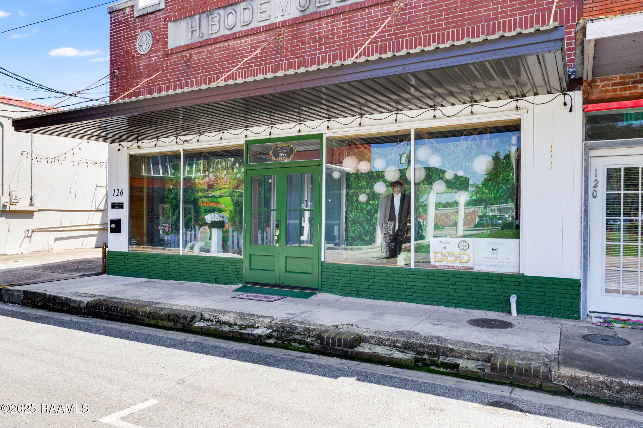 126 E Bellevue Street