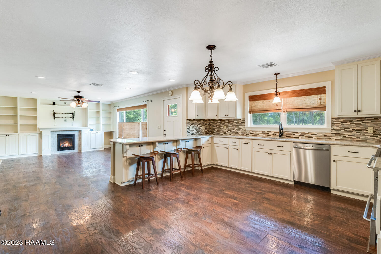 4411 Hwy 359