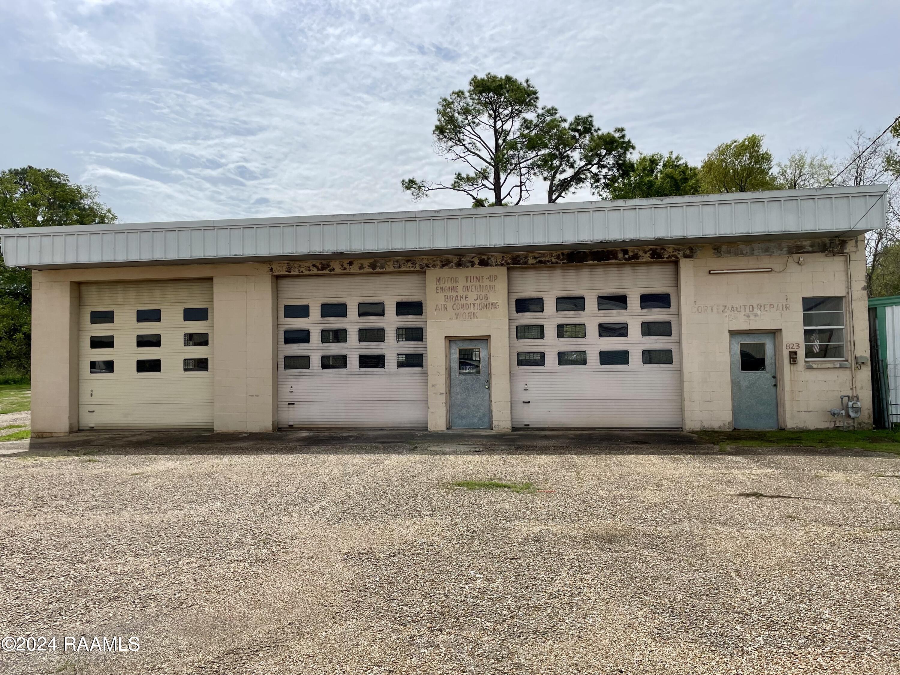 823 W Vine Street