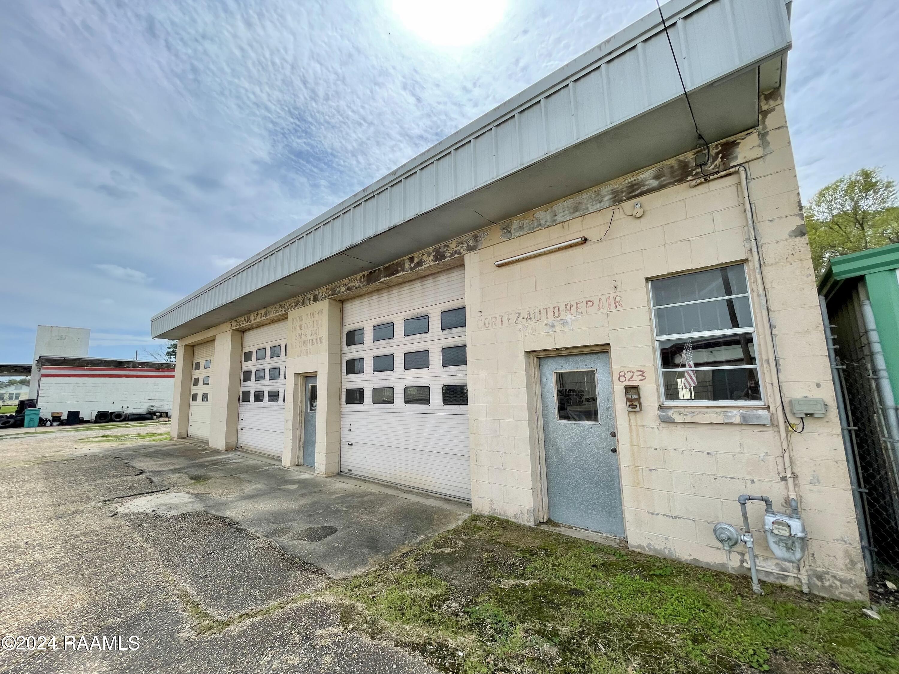 823 W Vine Street