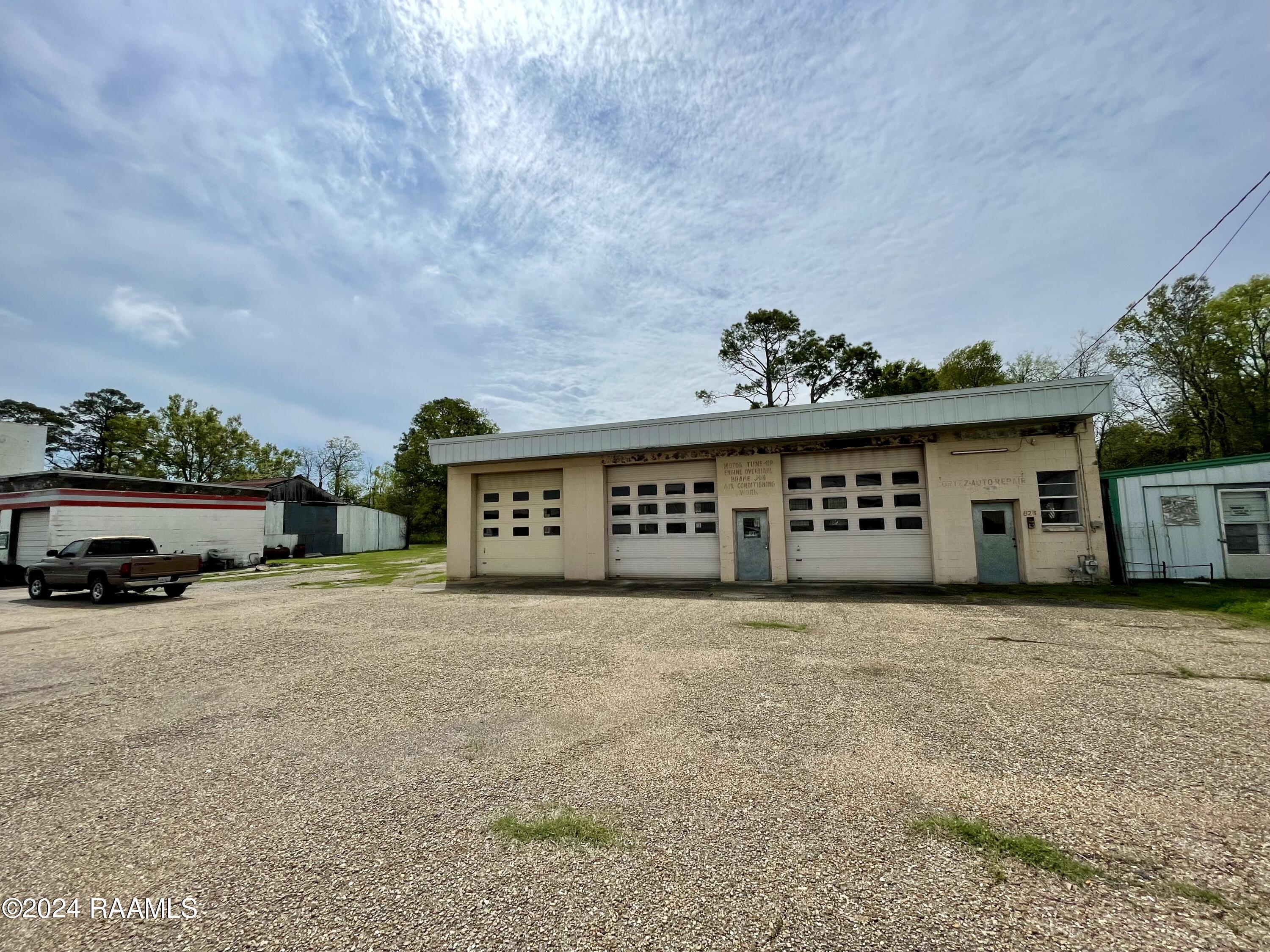 823 W Vine Street