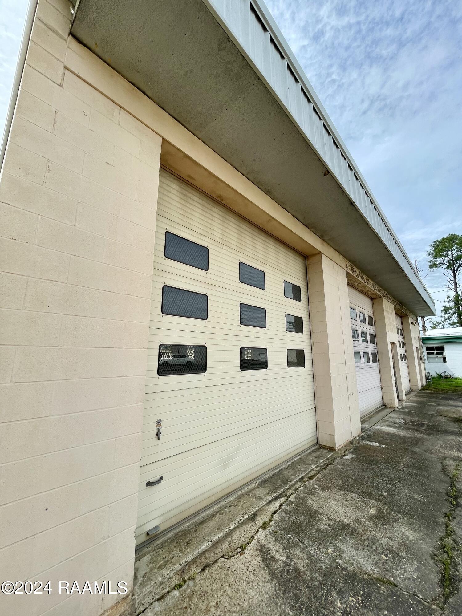 823 W Vine Street