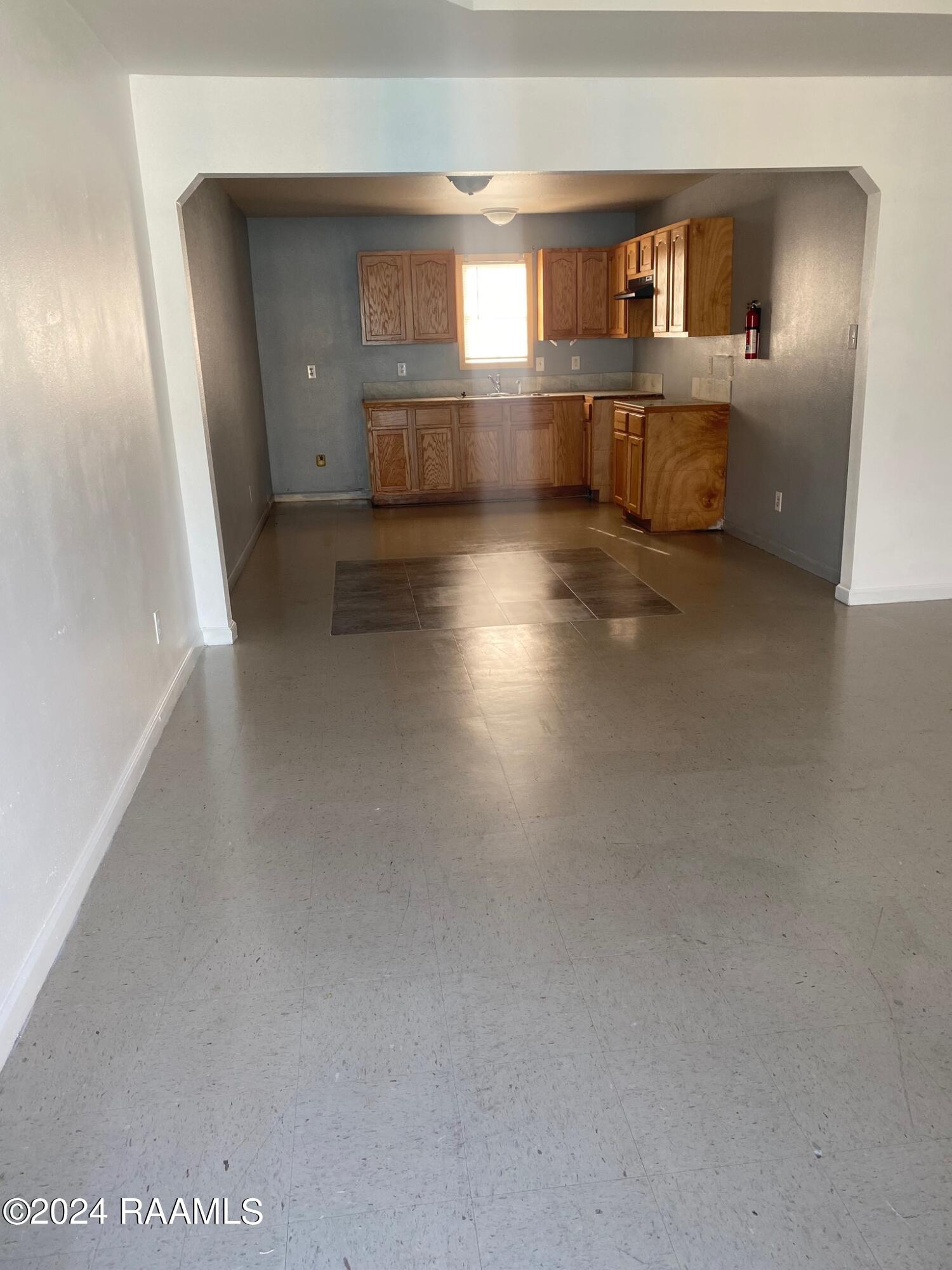 608 W Cherry Street