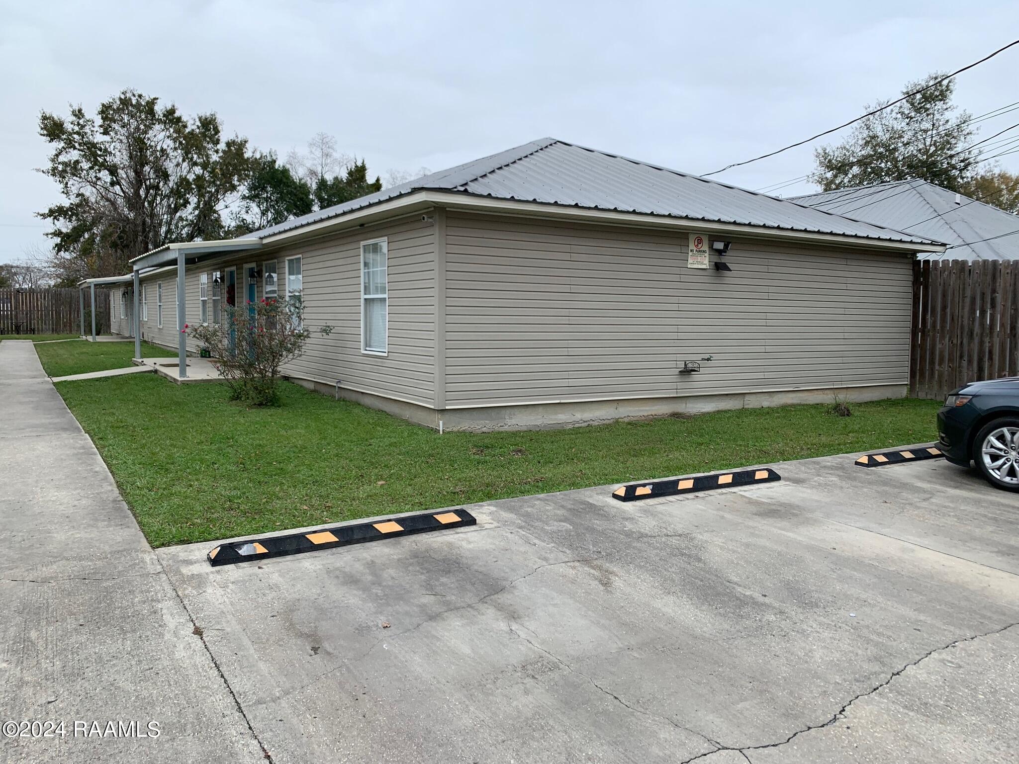 608 W Cherry Street