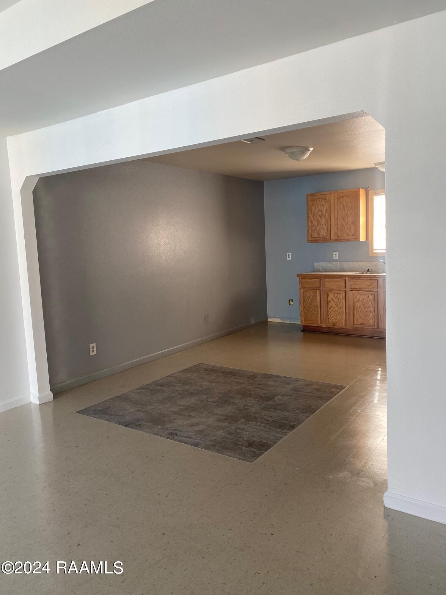 608 W Cherry Street