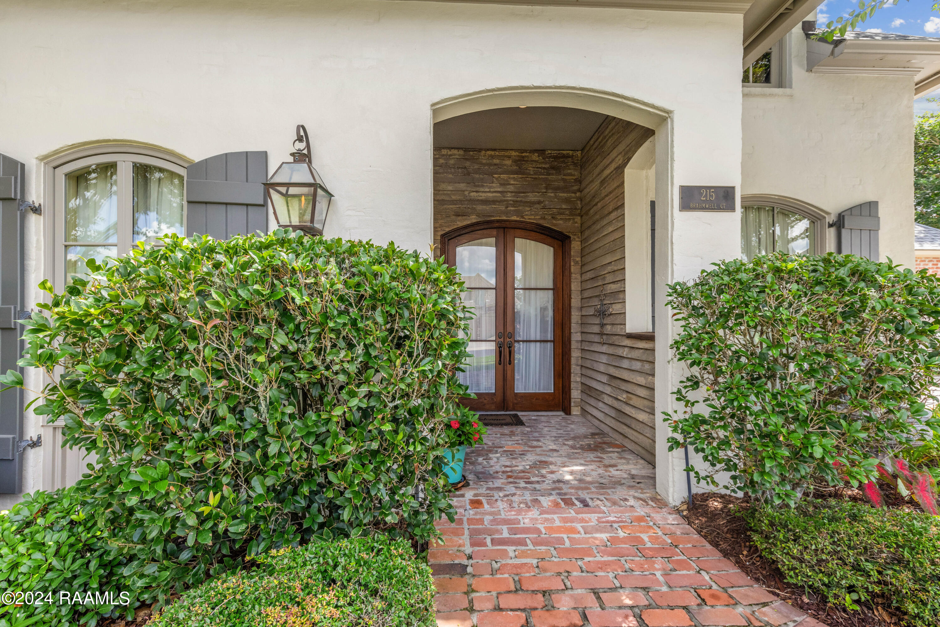 215 Brahmwell Court