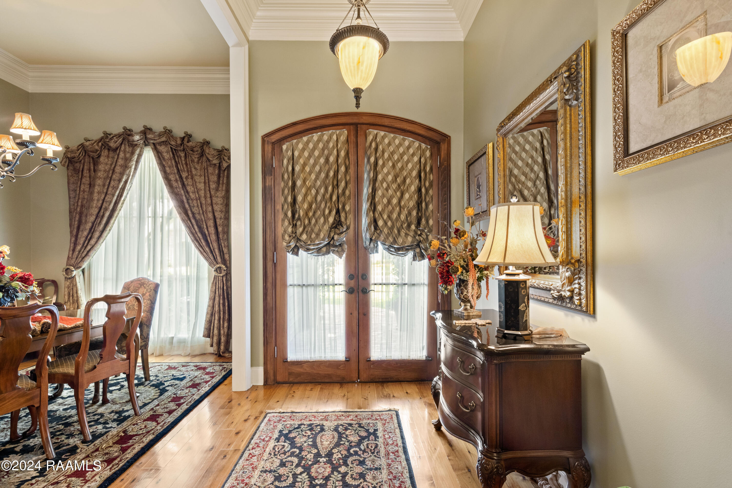 215 Brahmwell Court