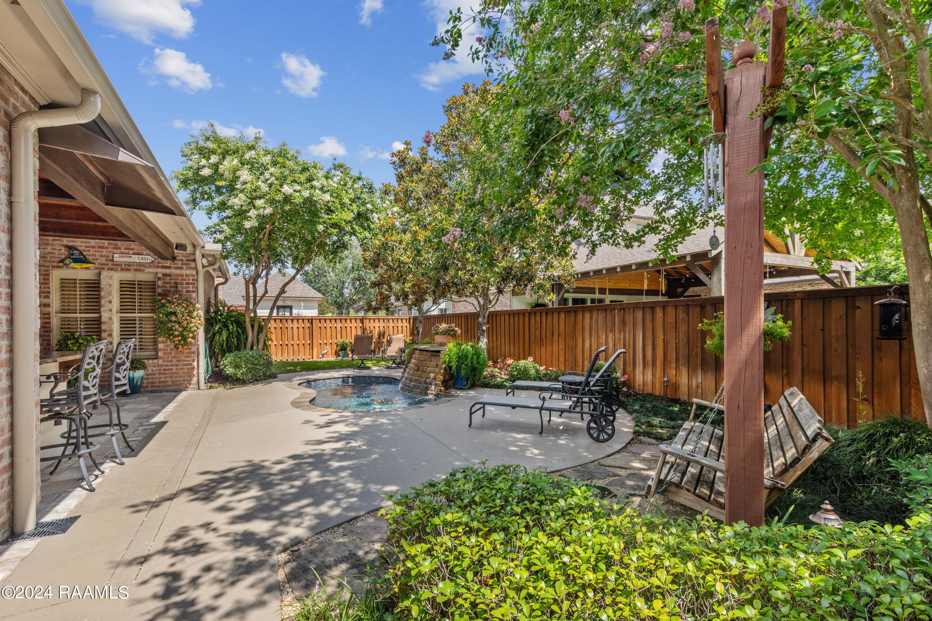 215 Brahmwell Court
