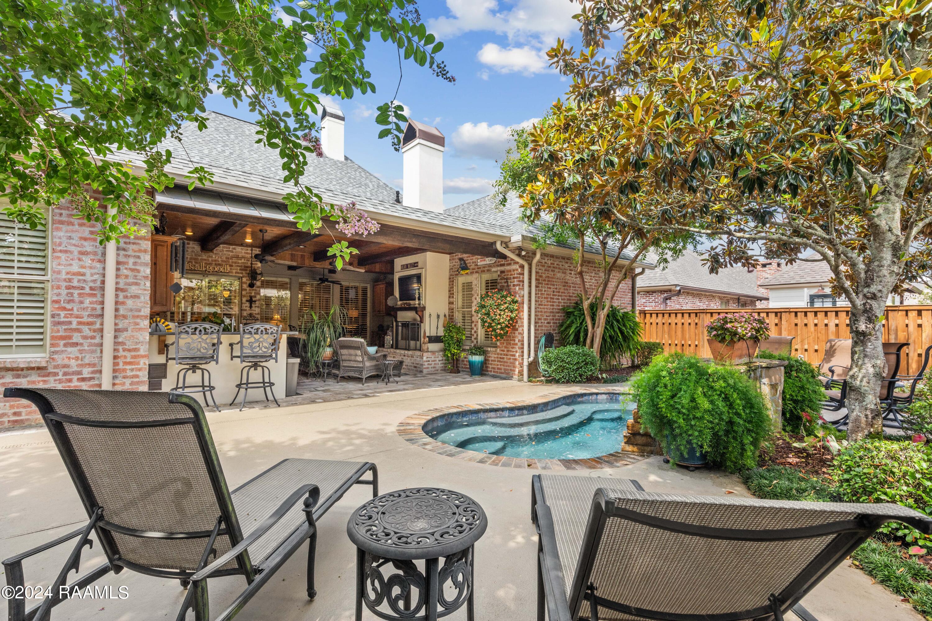 215 Brahmwell Court