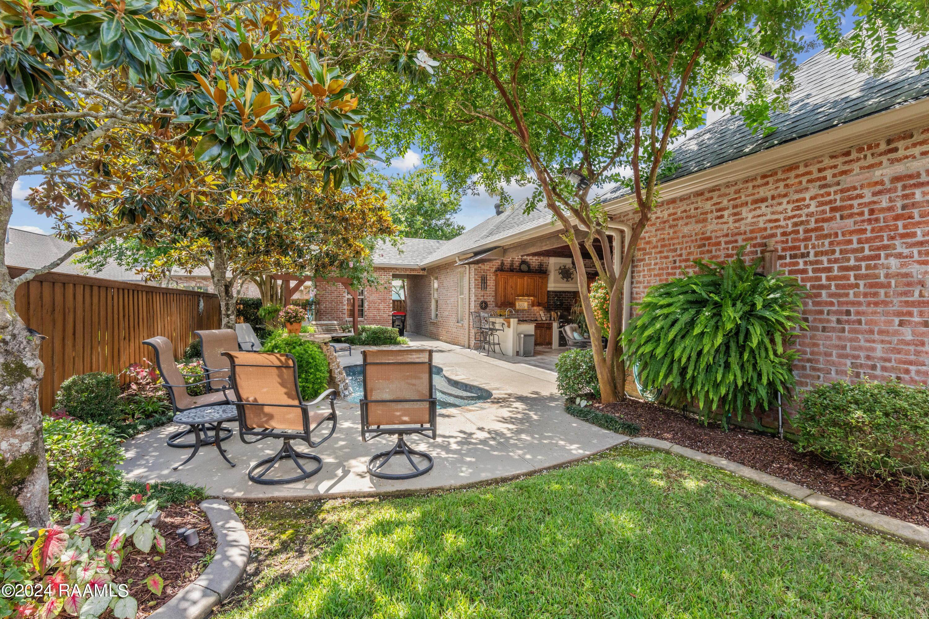 215 Brahmwell Court