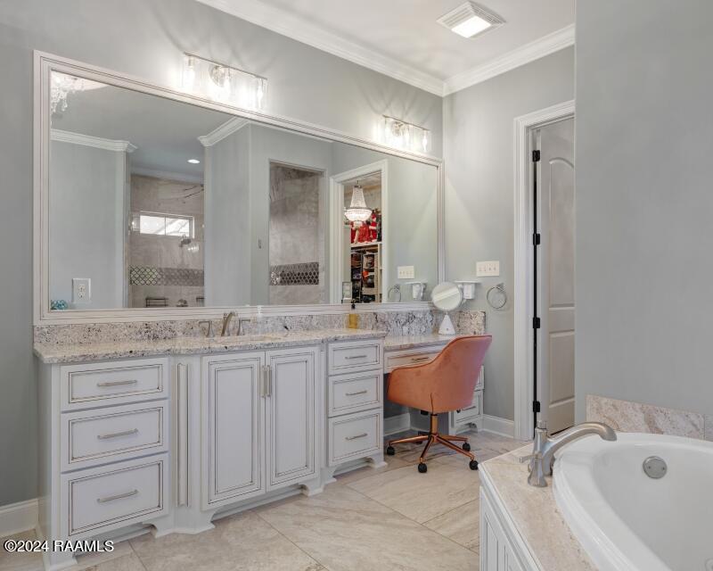 204 Rue De La Rochelle