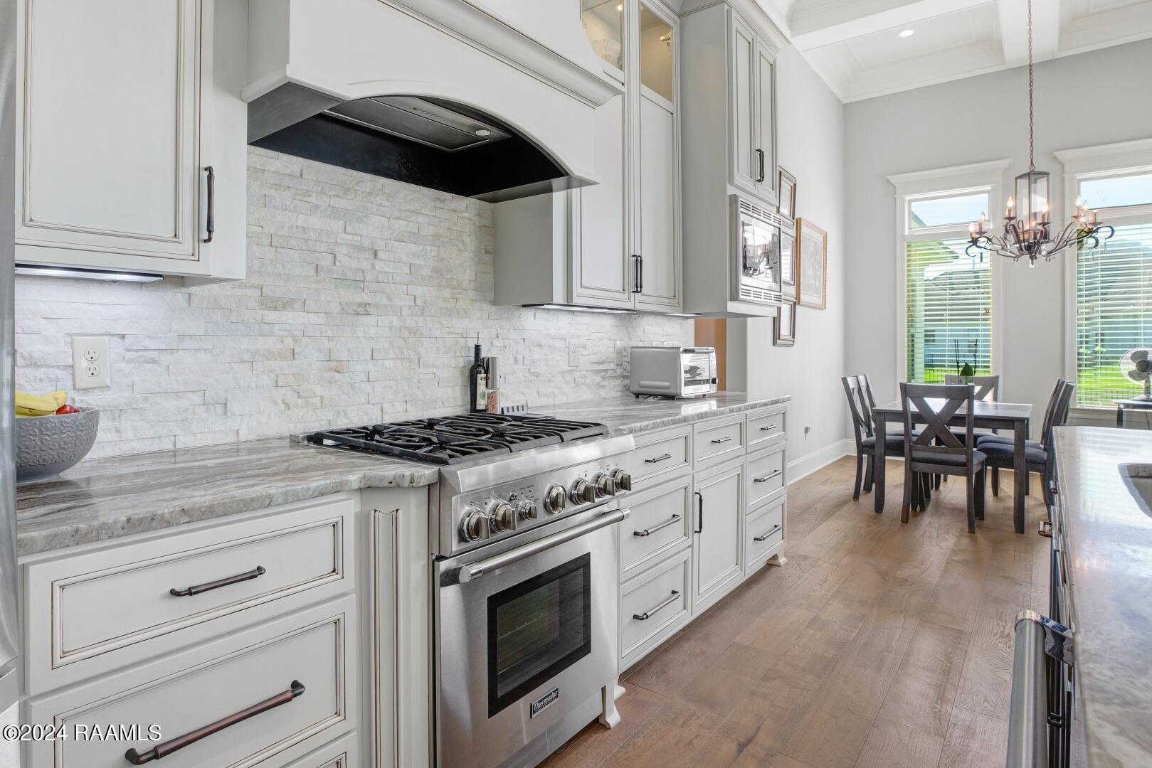 204 Rue De La Rochelle