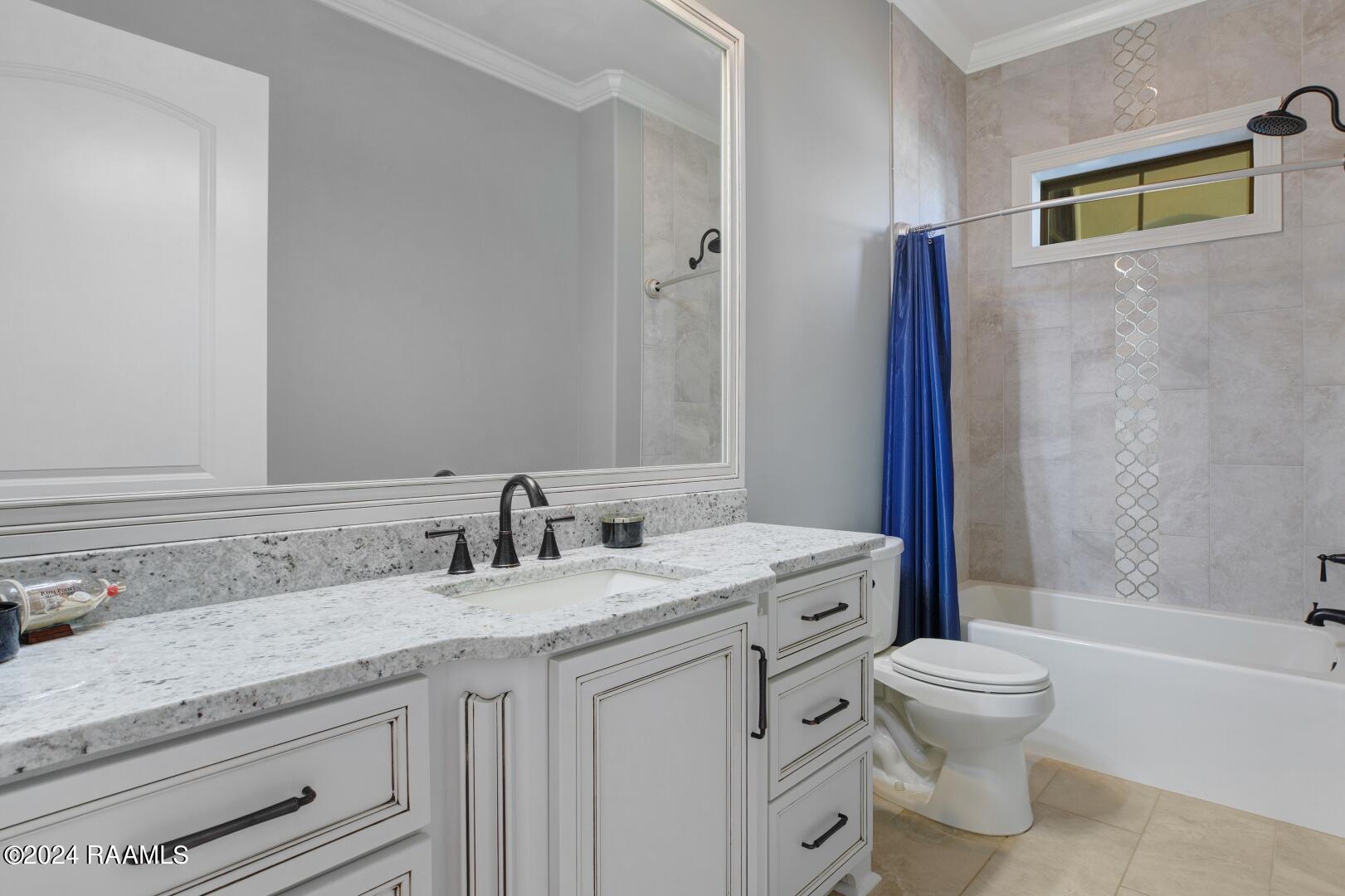 204 Rue De La Rochelle