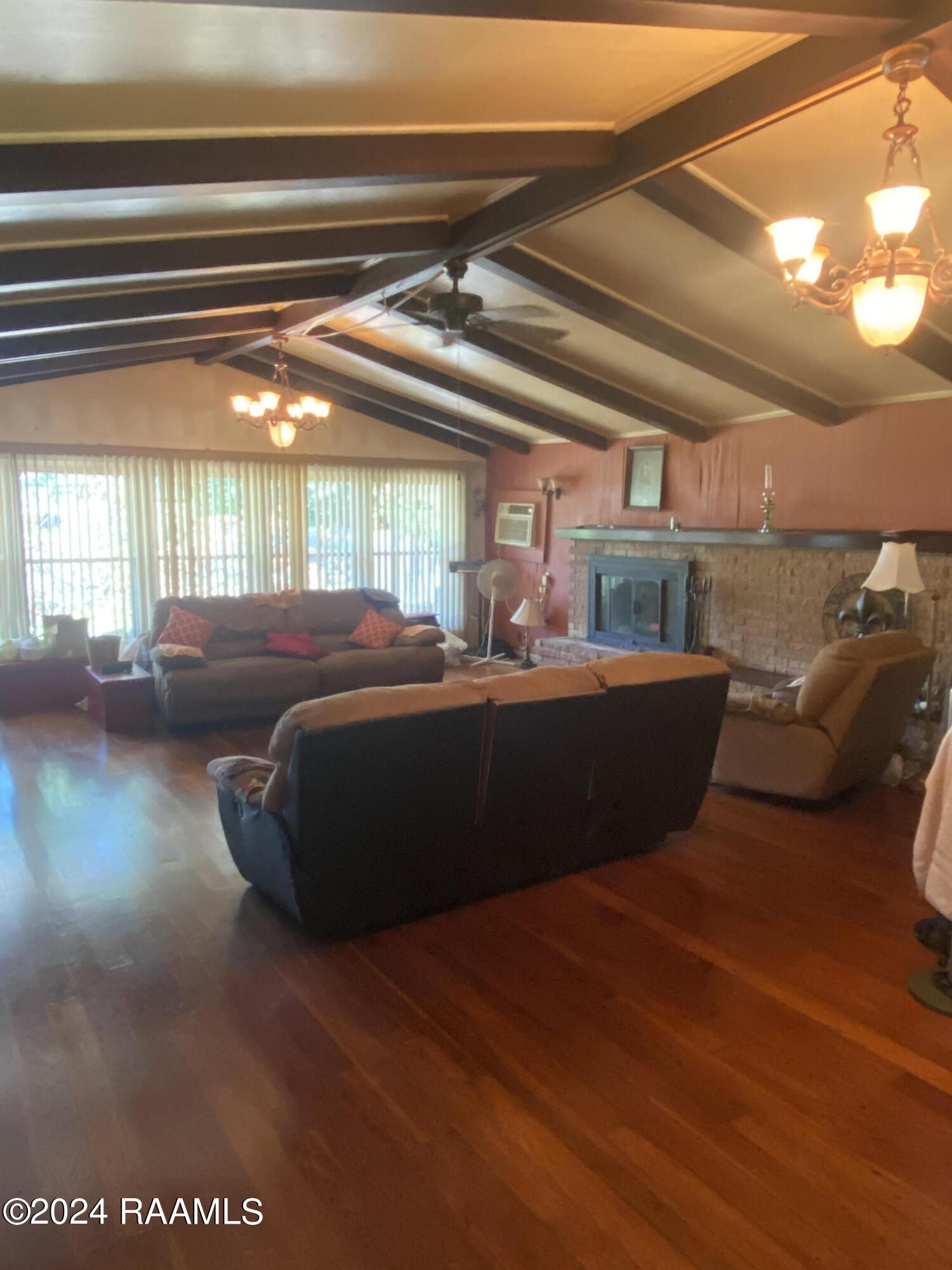 112 W Magnolia Street