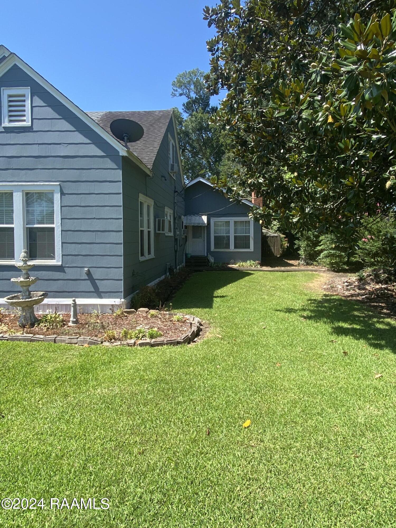 112 W Magnolia Street