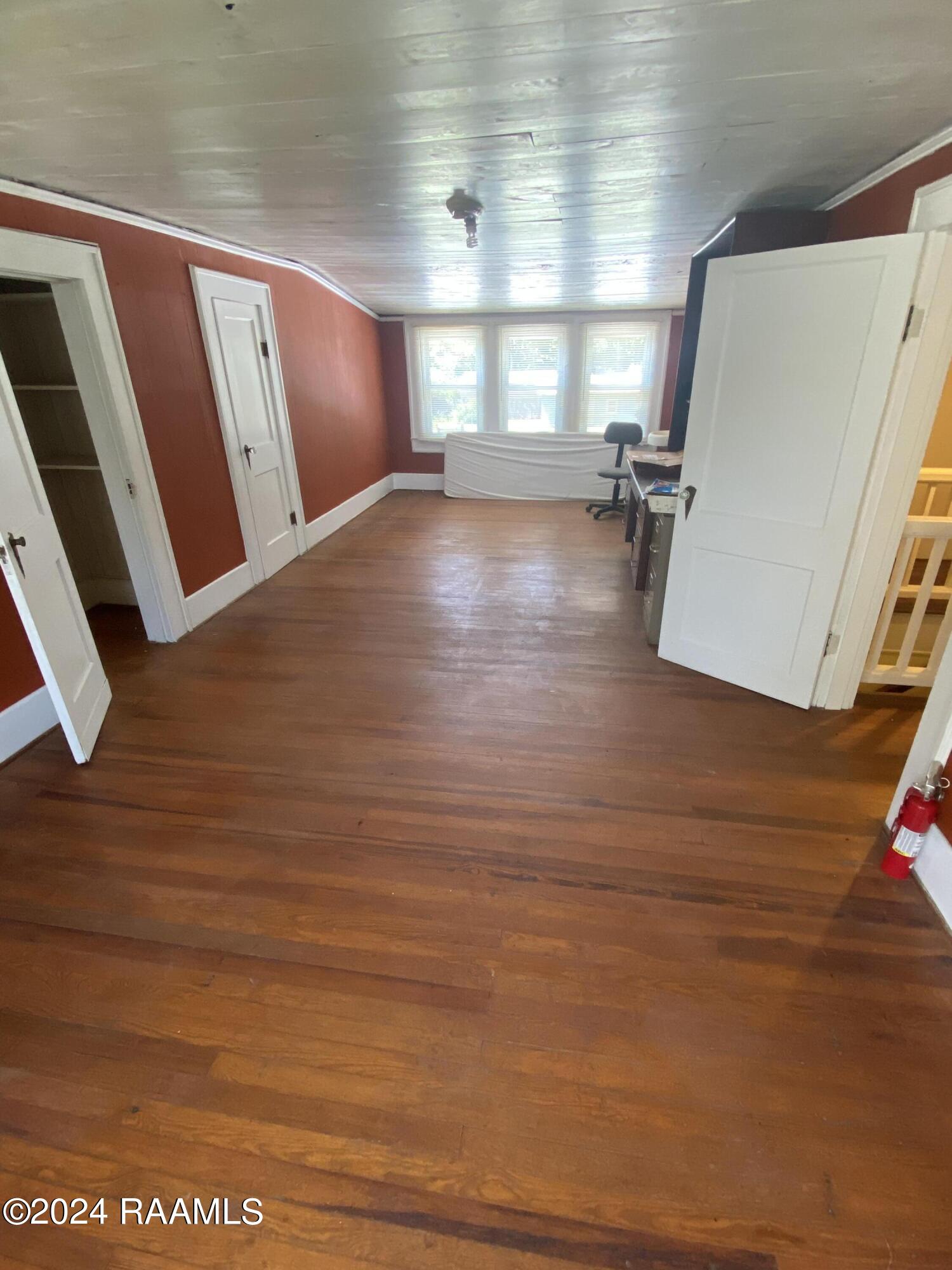 112 W Magnolia Street